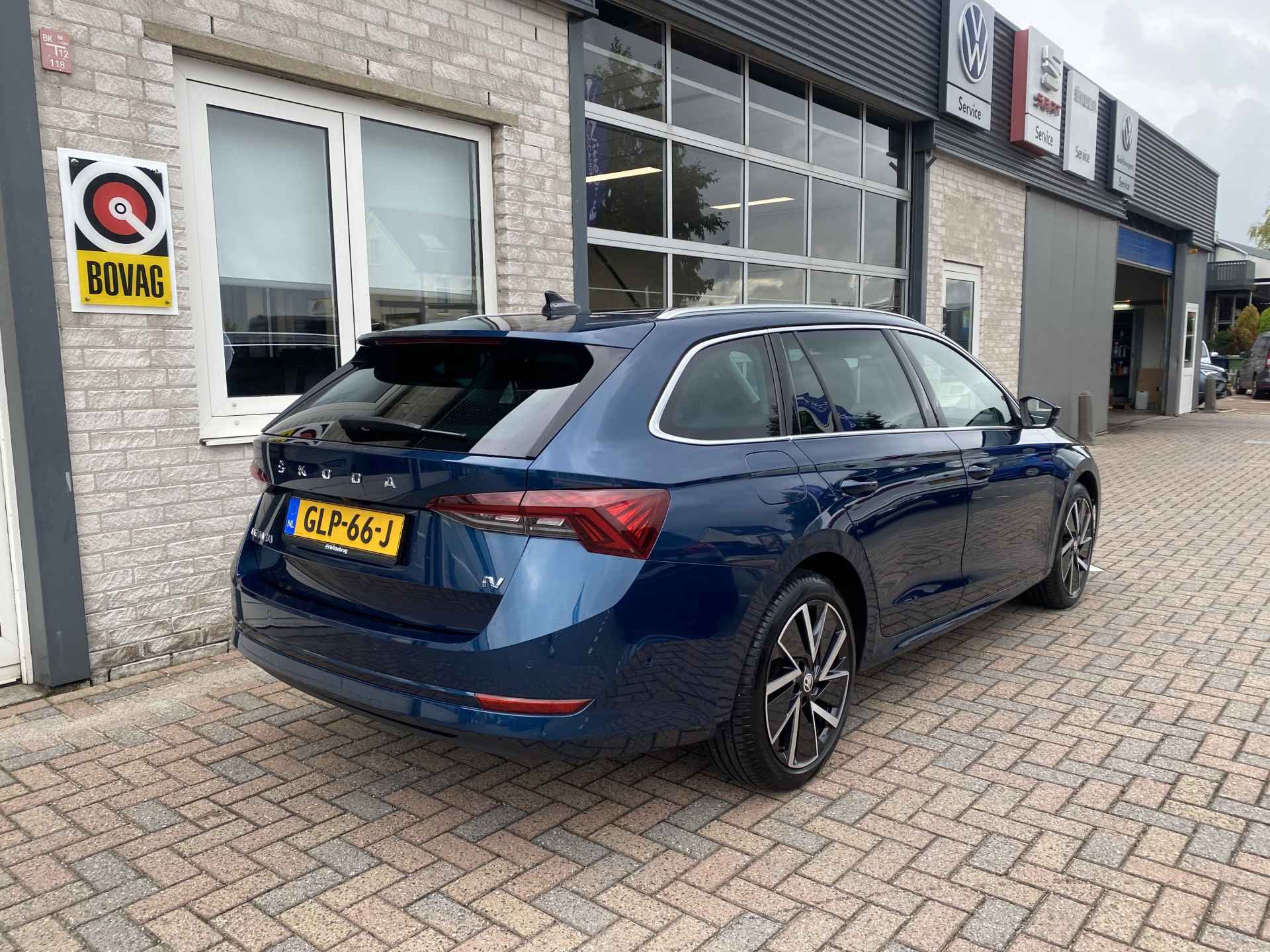 Škoda Octavia Combi 1.4 TSI iV PHEV Style / AUTOMAAT/ PANO/ CAMERA/ PARK. SENSOREN/ LED/ DODE HOEK/ STOEL VERWARM. V EN A/ MEMEORY SEATS KEYLESS/ STUUR VERWARM./ ADAPT. CRUISE/ APP CONNECT/ NAVI/ CLIMA/ DAB/ - 42/47