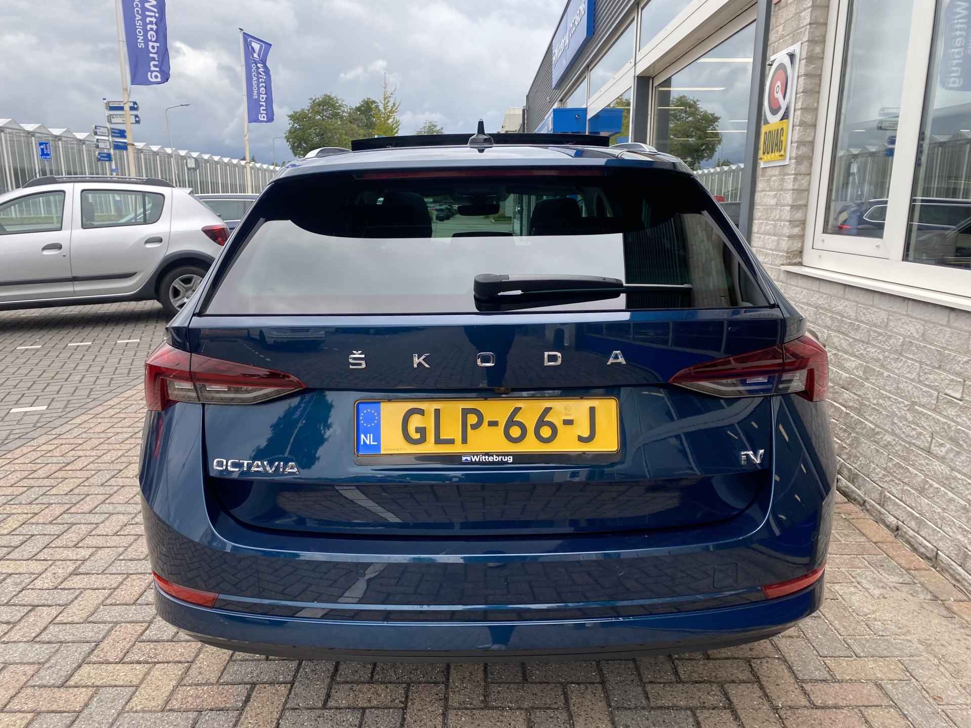 Škoda Octavia Combi 1.4 TSI iV PHEV Style / AUTOMAAT/ PANO/ CAMERA/ PARK. SENSOREN/ LED/ DODE HOEK/ STOEL VERWARM. V EN A/ MEMEORY SEATS KEYLESS/ STUUR VERWARM./ ADAPT. CRUISE/ APP CONNECT/ NAVI/ CLIMA/ DAB/ - 39/47