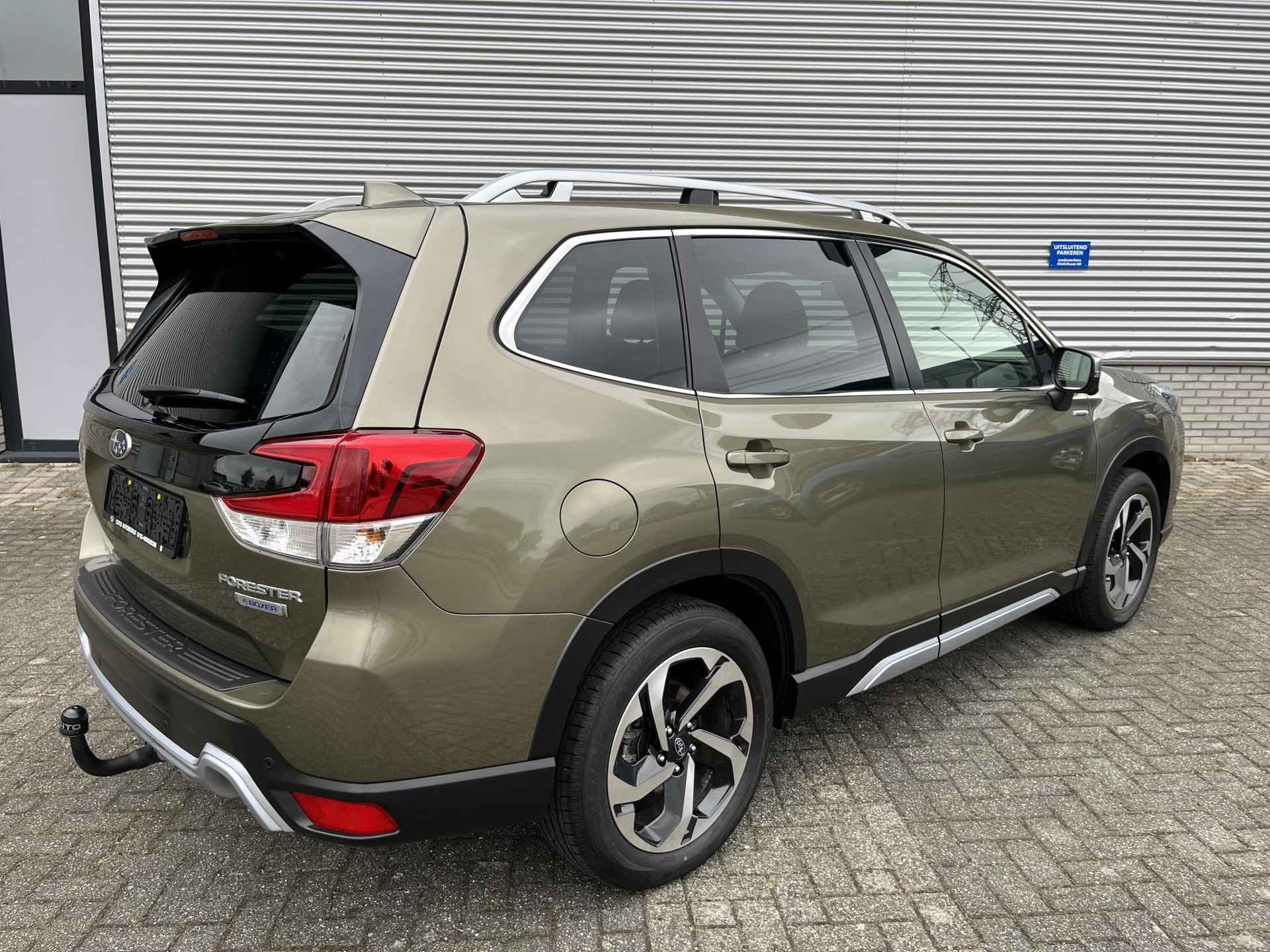 Subaru Forester 2.0i e-BOXER Premium CVT AWD | Trekhaak | Panoramadak | Adap. Cruise control | Bruin leer - 4/30