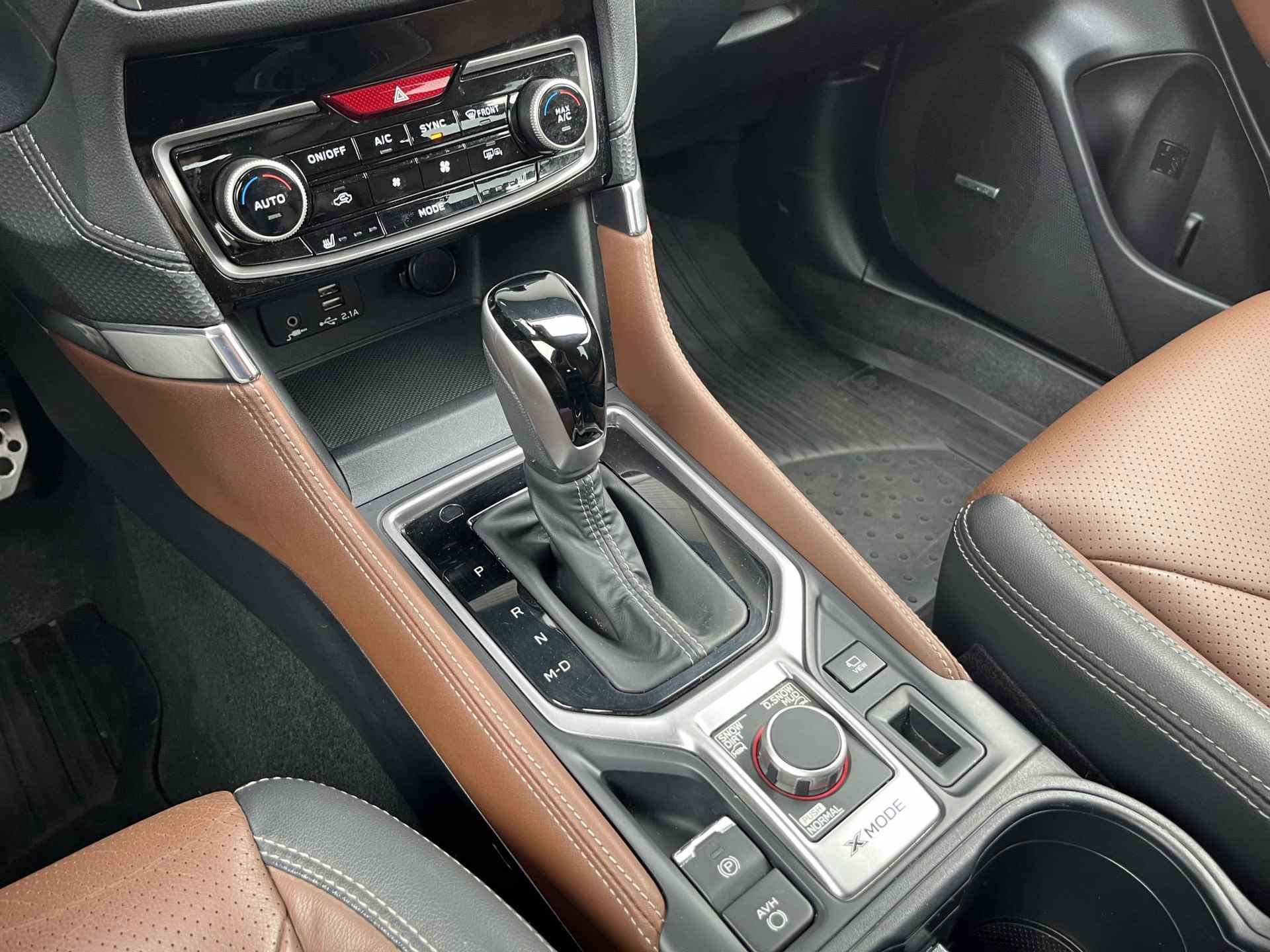 Subaru Forester 2.0i e-BOXER Premium CVT AWD | Trekhaak | Panoramadak | Adap. Cruise control | Bruin leer - 15/30