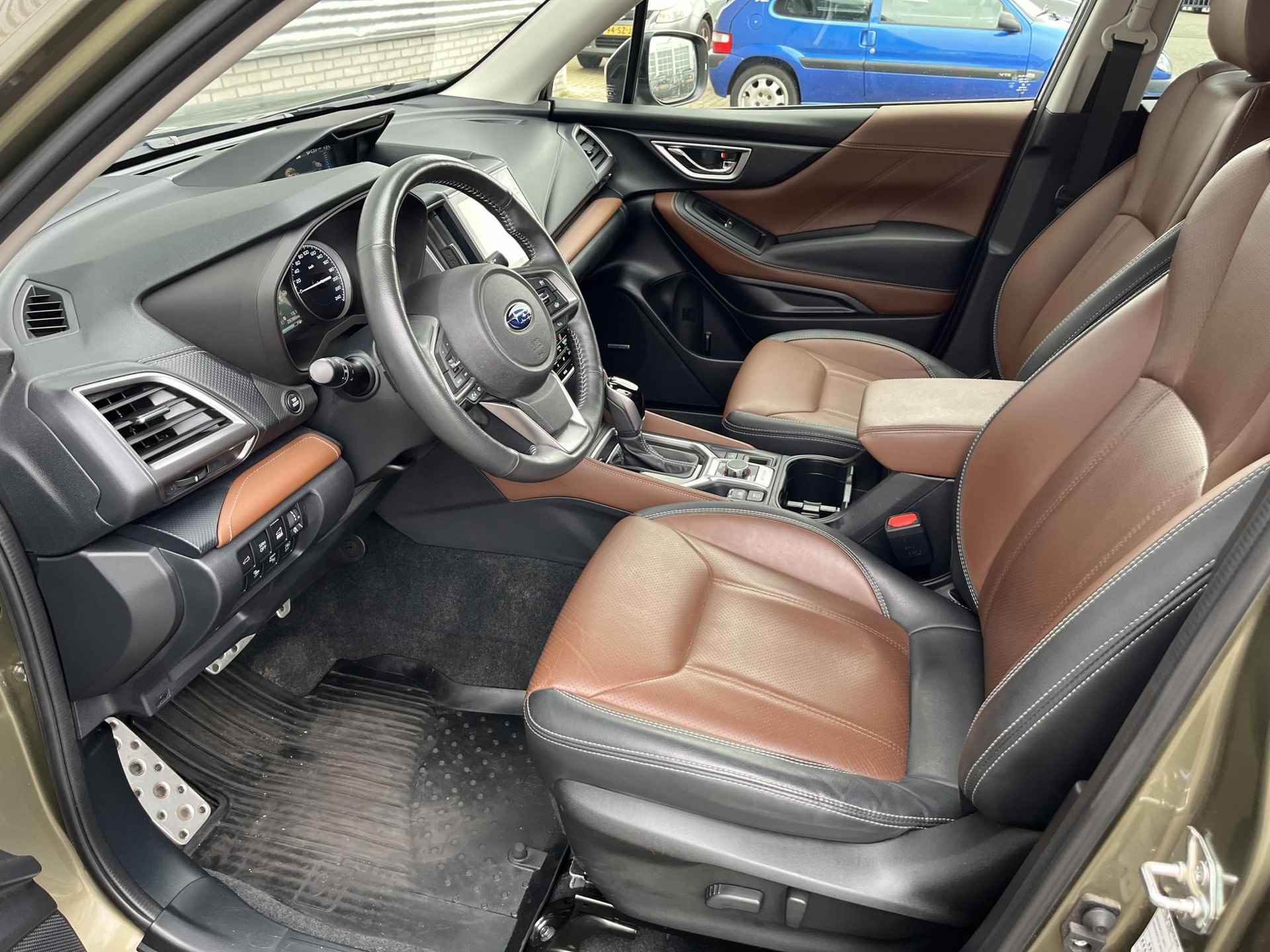 Subaru Forester 2.0i e-BOXER Premium CVT AWD | Trekhaak | Panoramadak | Adap. Cruise control | Bruin leer - 18/30