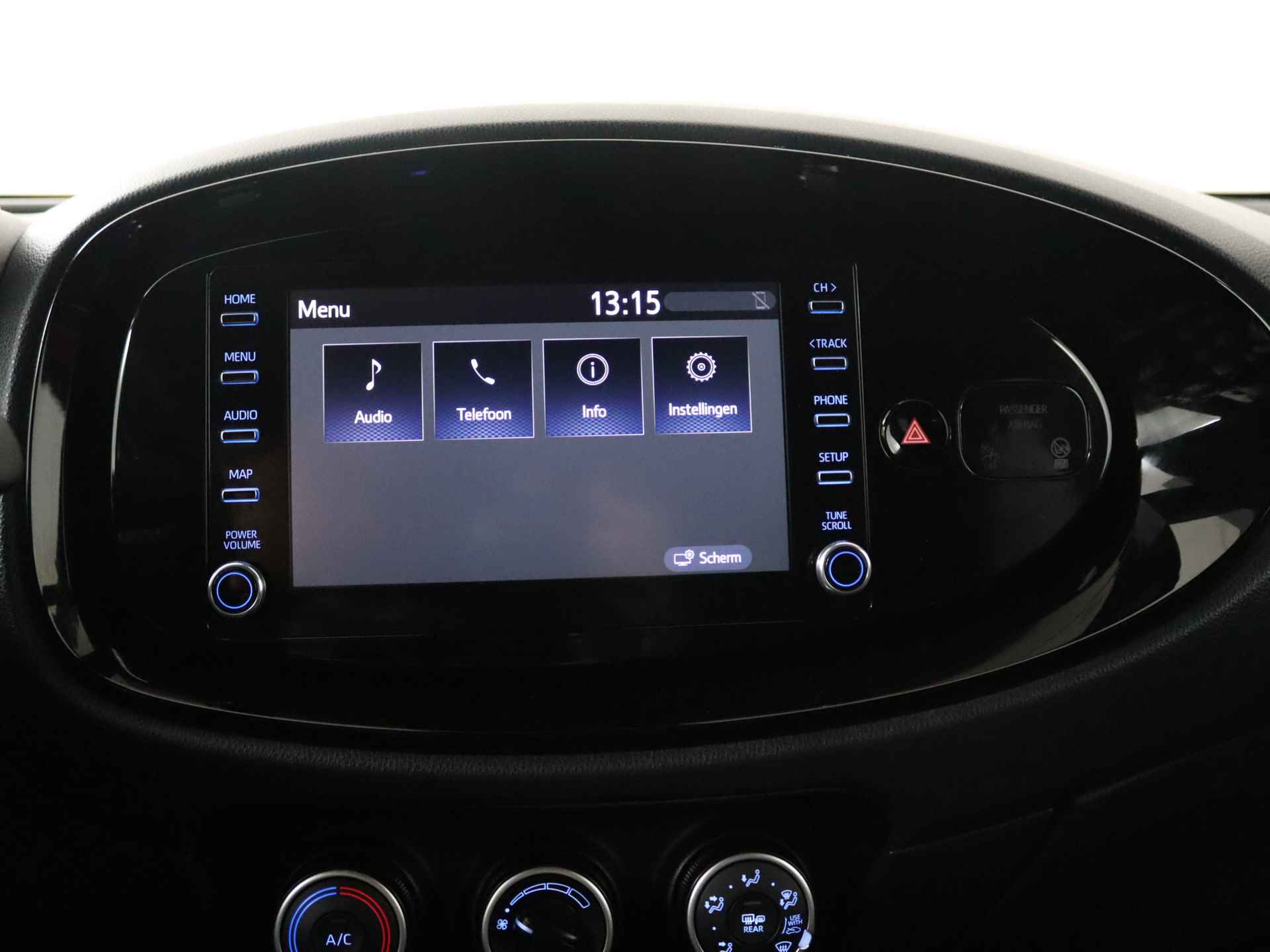 Toyota Aygo X 1.0 VVT-i S-CVT Pulse Limited | Automaat | Stoelverwarming | Parkeercamera | - 10/39