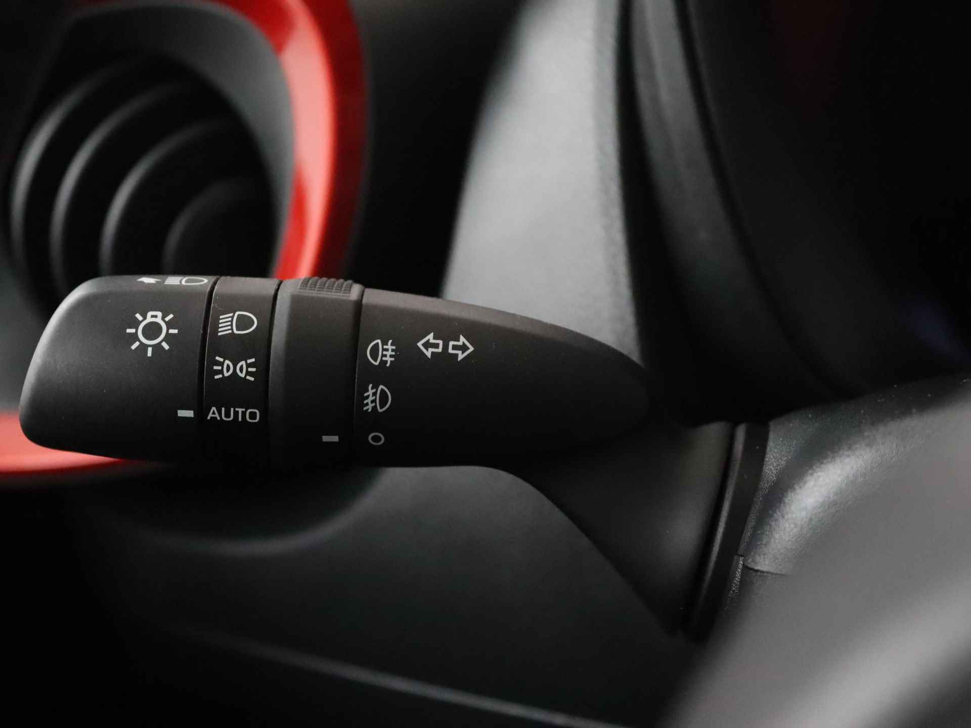 Toyota Aygo X 1.0 VVT-i S-CVT Pulse Limited | Automaat | Stoelverwarming | Parkeercamera | - 24/39