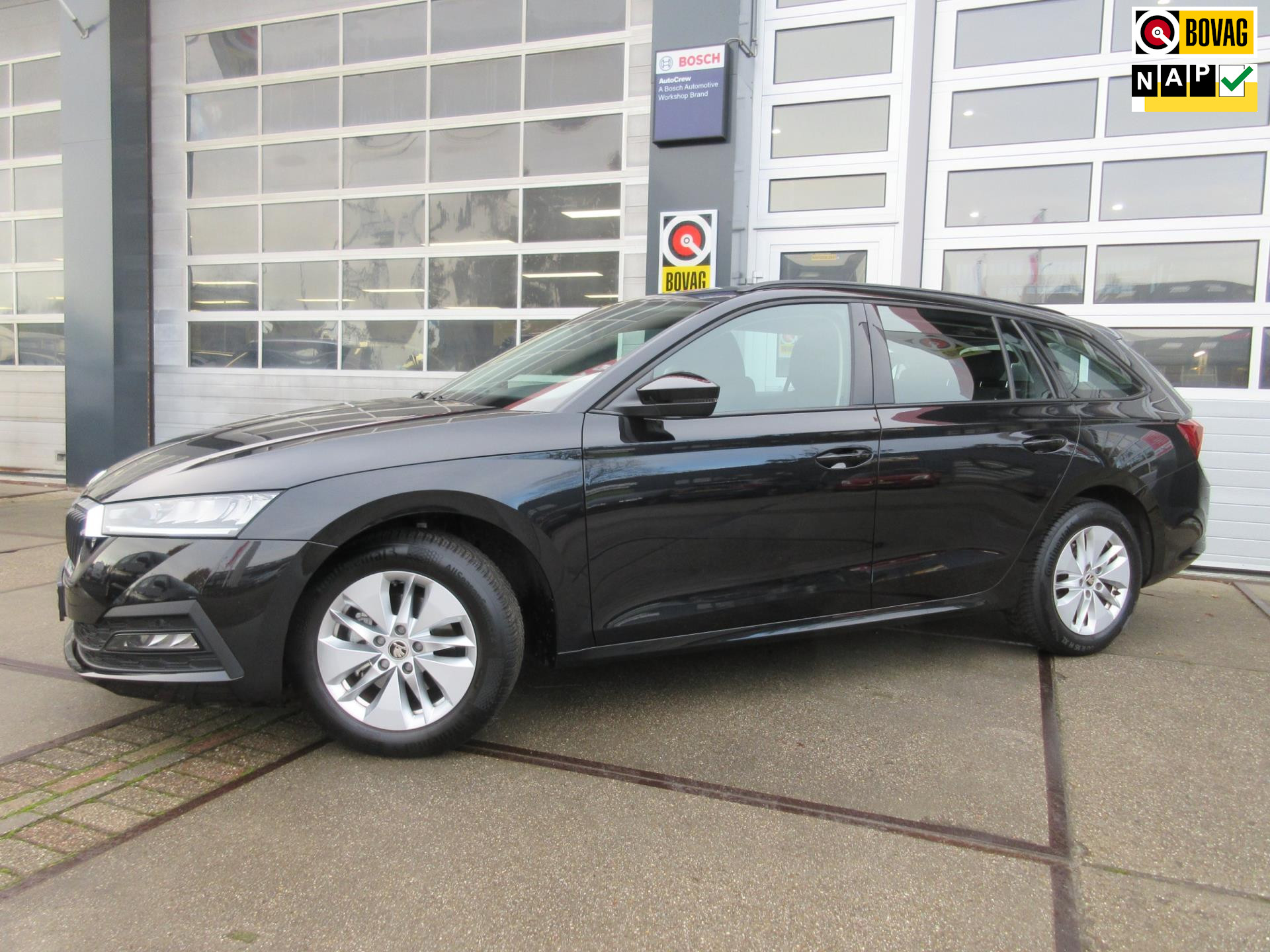 Skoda Octavia Combi 1.0 e-TSI Business Edition / Trekhaak / PDC / Navi