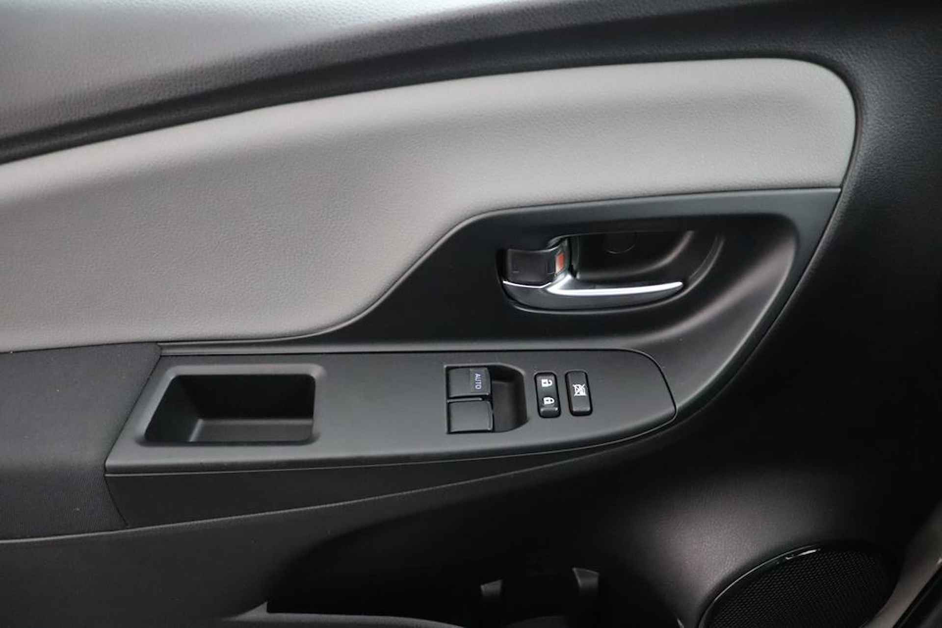 Toyota Yaris 1.5 Hybrid Energy | Fietsendragerbeugel | Navigatie | Cruise-Control | Parkeercamera | - 28/49