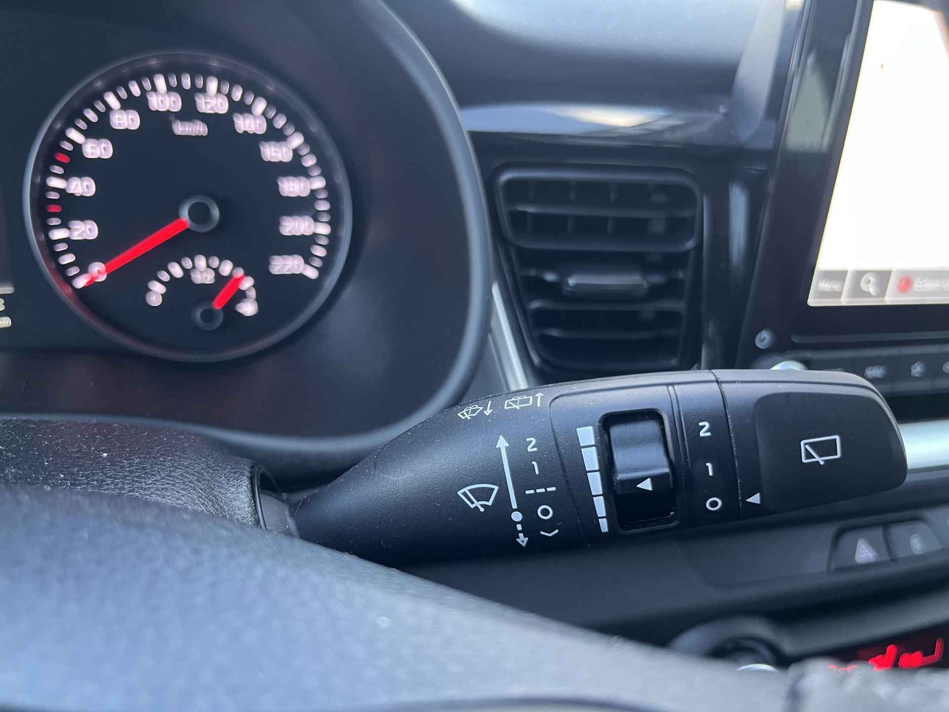 Kia Stonic 1.0 T-GDi MHEV DynamicLine | Navigatie | Camera | Climate control | Cruise control |  Apple Carplay/Android Auto | PDC | LMV - 17/20