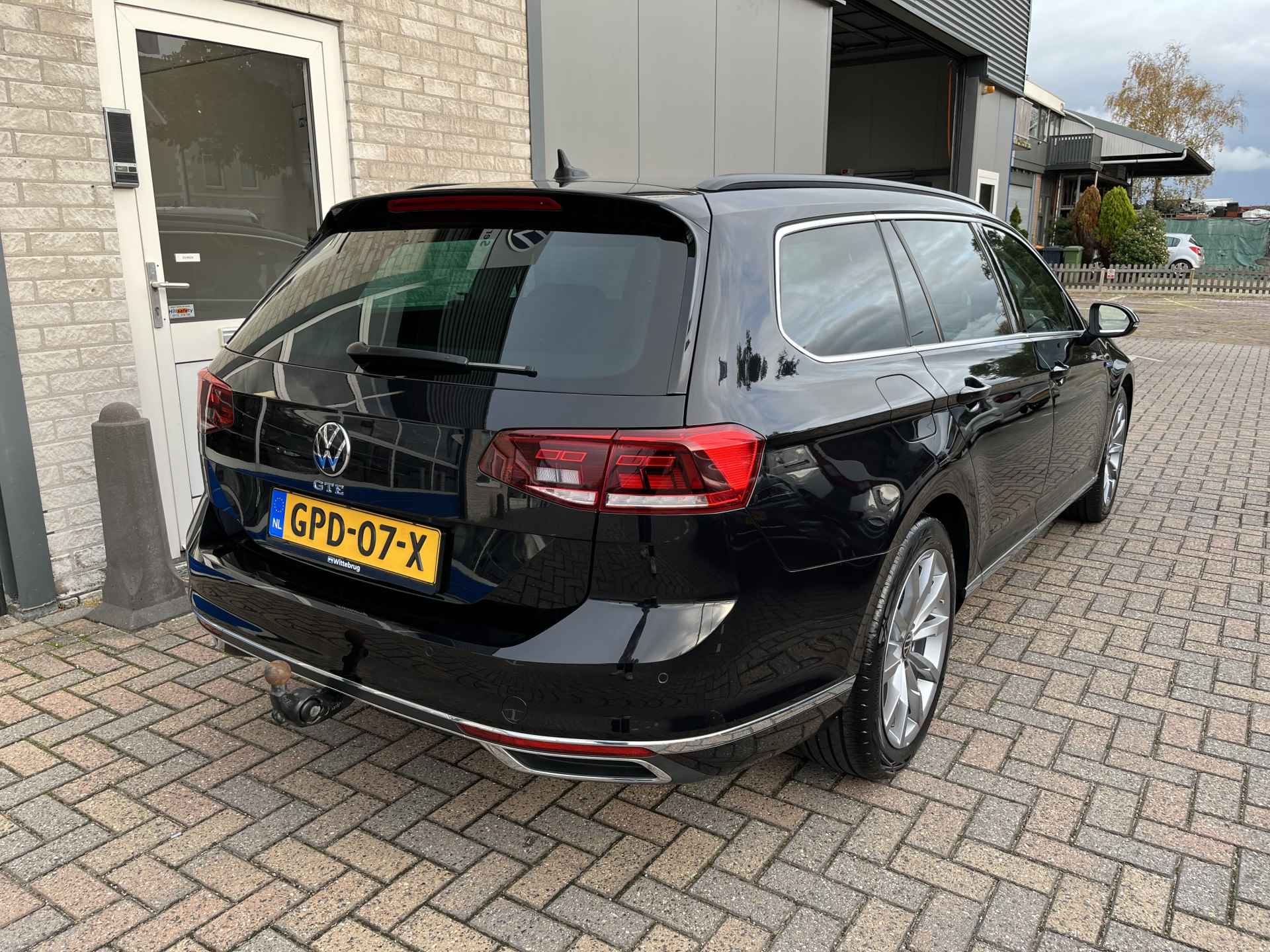 Volkswagen Passat Variant 1.4 TSI PHEV GTE Business / AUTOMAAT/ TREKHAAK/ PARK. SENSOREN/ LED/ ERGO COMFORT/ ADAPT. CRUISE/ APP CONNECT/ NAVI/ CLIMA/ DAB/ 18" LMV/ - 36/40