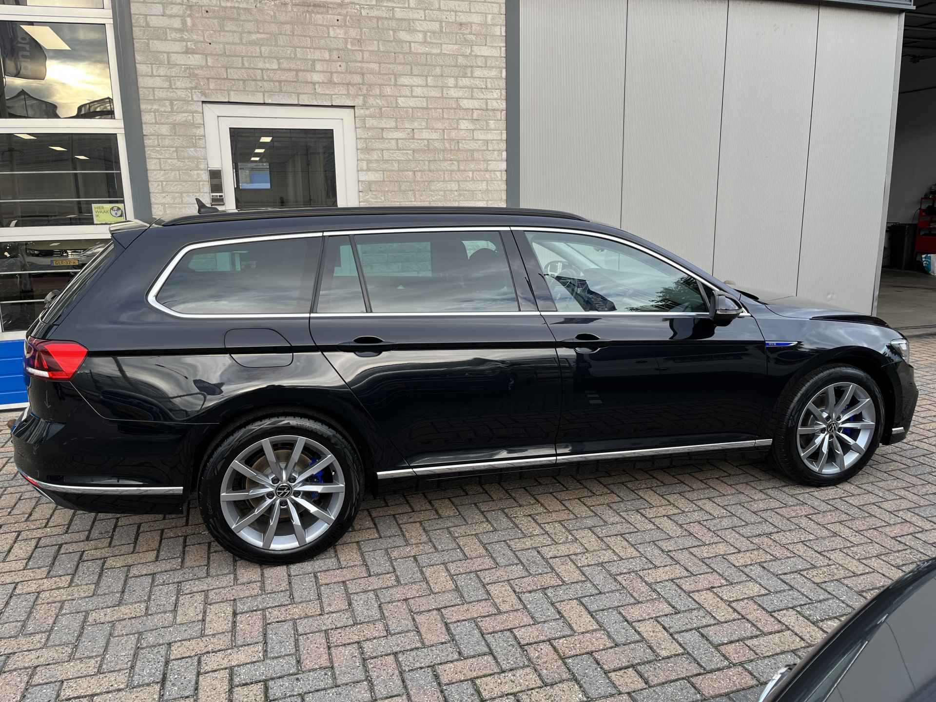 Volkswagen Passat Variant 1.4 TSI PHEV GTE Business / AUTOMAAT/ TREKHAAK/ PARK. SENSOREN/ LED/ ERGO COMFORT/ ADAPT. CRUISE/ APP CONNECT/ NAVI/ CLIMA/ DAB/ 18" LMV/ - 37/40