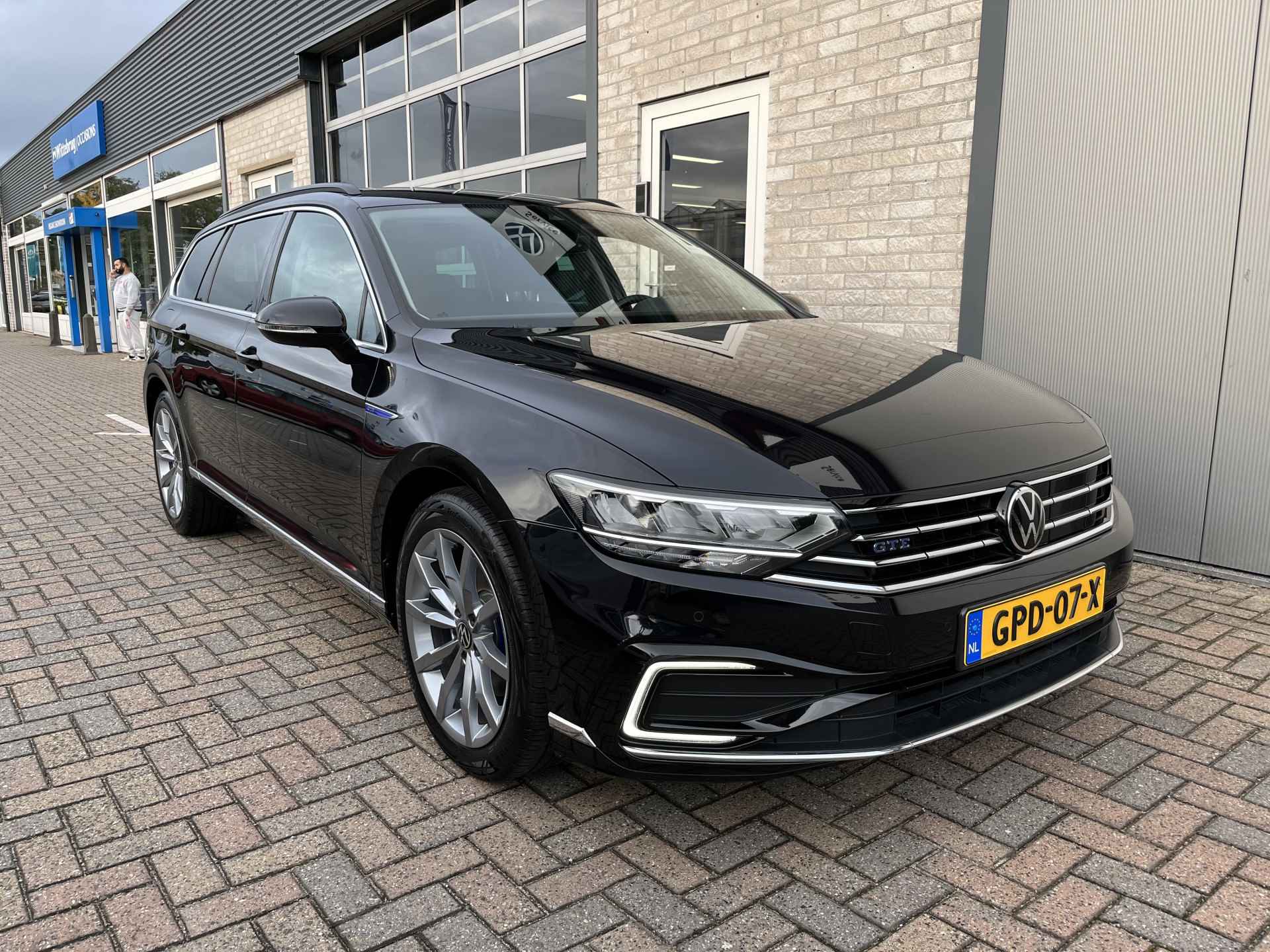 Volkswagen Passat Variant 1.4 TSI PHEV GTE Business / AUTOMAAT/ TREKHAAK/ PARK. SENSOREN/ LED/ ERGO COMFORT/ ADAPT. CRUISE/ APP CONNECT/ NAVI/ CLIMA/ DAB/ 18" LMV/ - 38/40