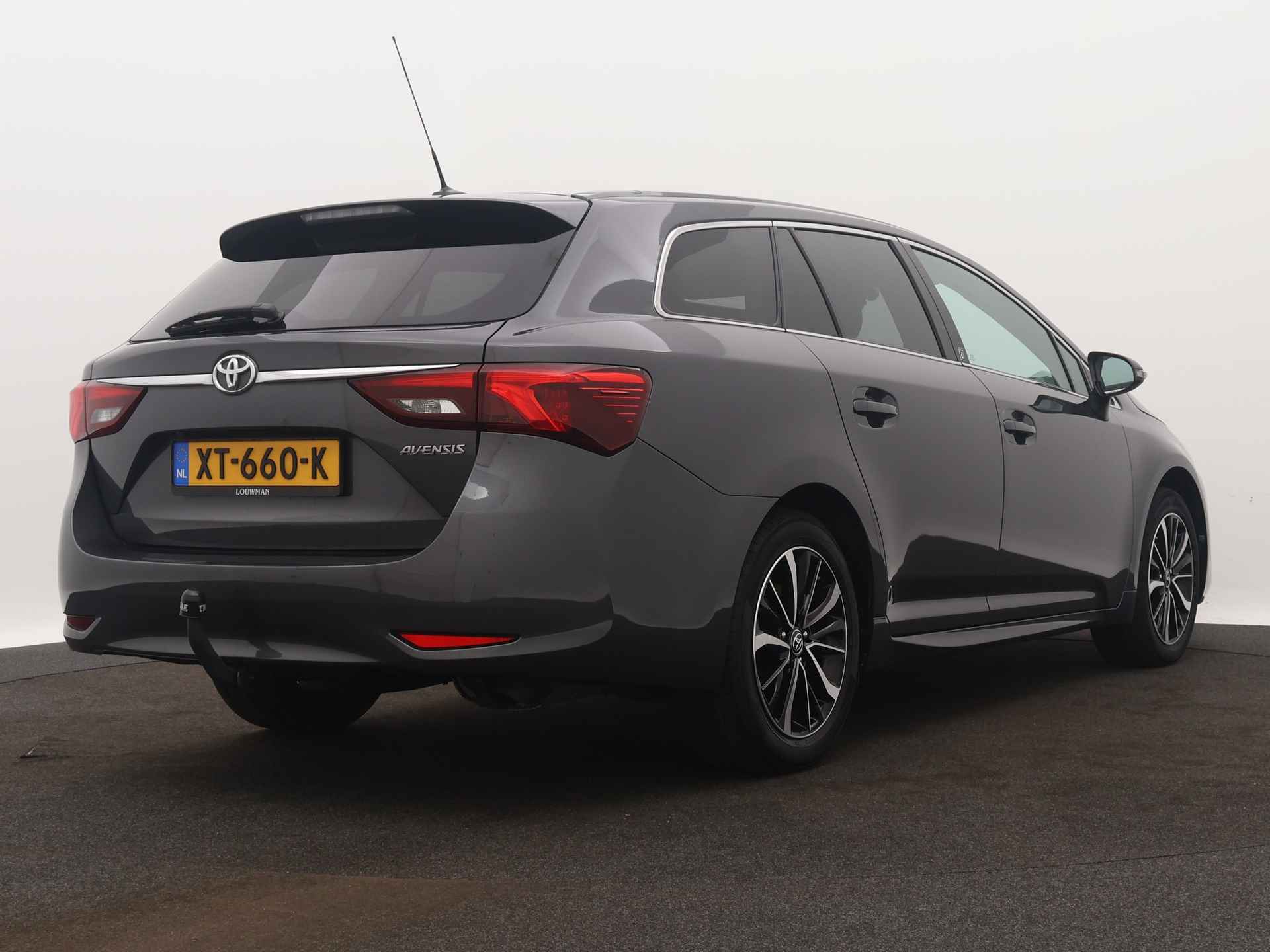 Toyota Avensis Touring Sports 1.8 VVT-i Executive Limited | Trekhaak | Voorstoelen verwarmd | Navigatie | Ruitenwisser Ontdooiing | - 3/44