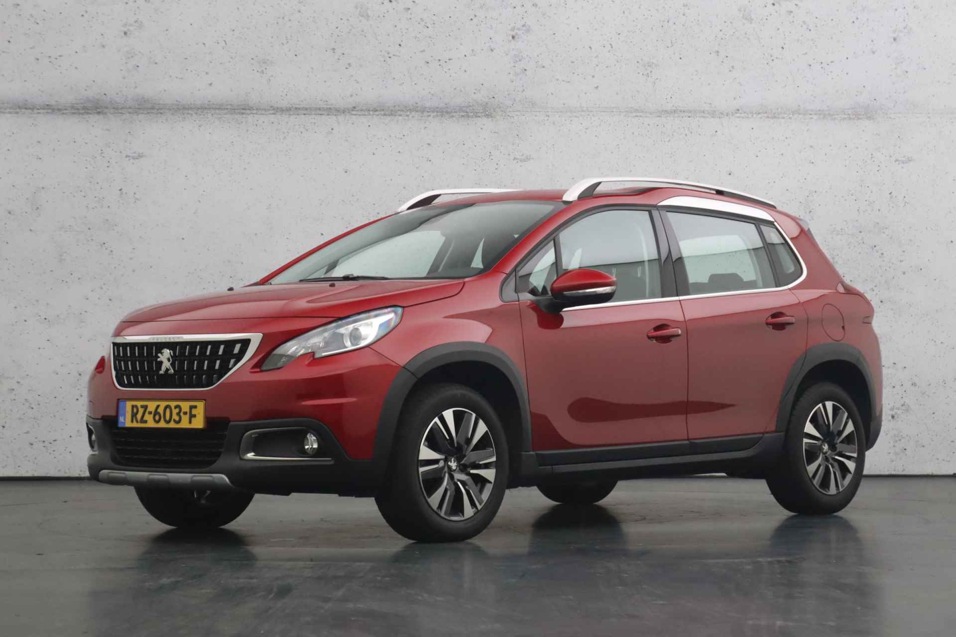 Peugeot 2008 1.2 PureTech Allure | Weinig KM`s | Camera | Parkeersensoren | Climate control | Cruise control - 6/30