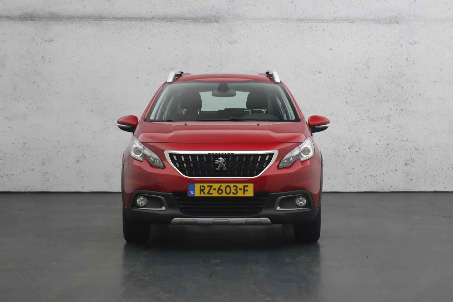 Peugeot 2008 1.2 PureTech Allure | Weinig KM`s | Camera | Parkeersensoren | Climate control | Cruise control - 9/30