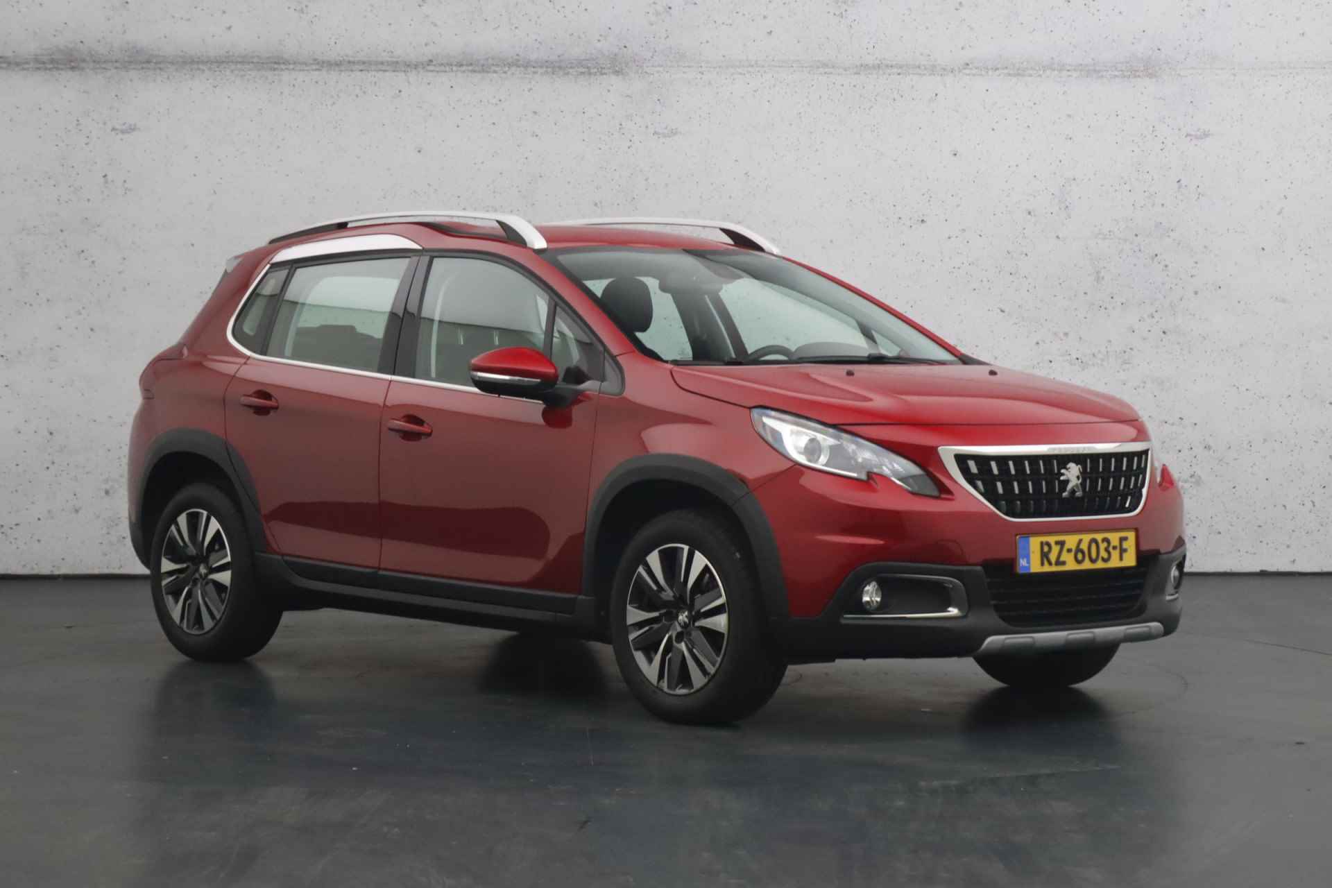 Peugeot 2008 1.2 PureTech Allure | Weinig KM`s | Camera | Parkeersensoren | Climate control | Cruise control - 24/30