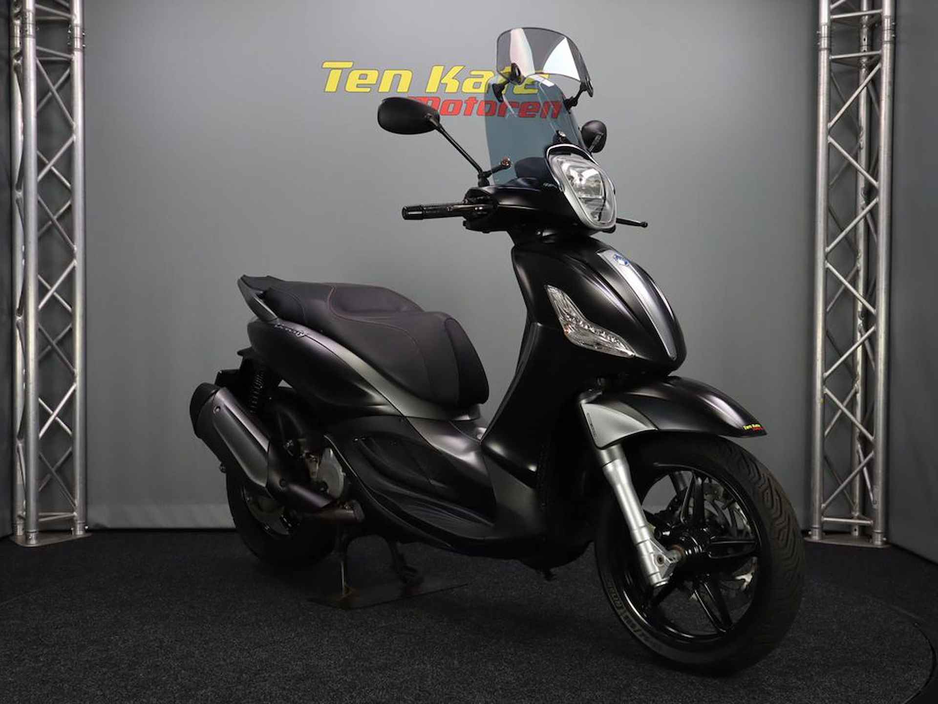 Piaggio Piagio Beverly 350 Sport ABS-ASR - 2/13