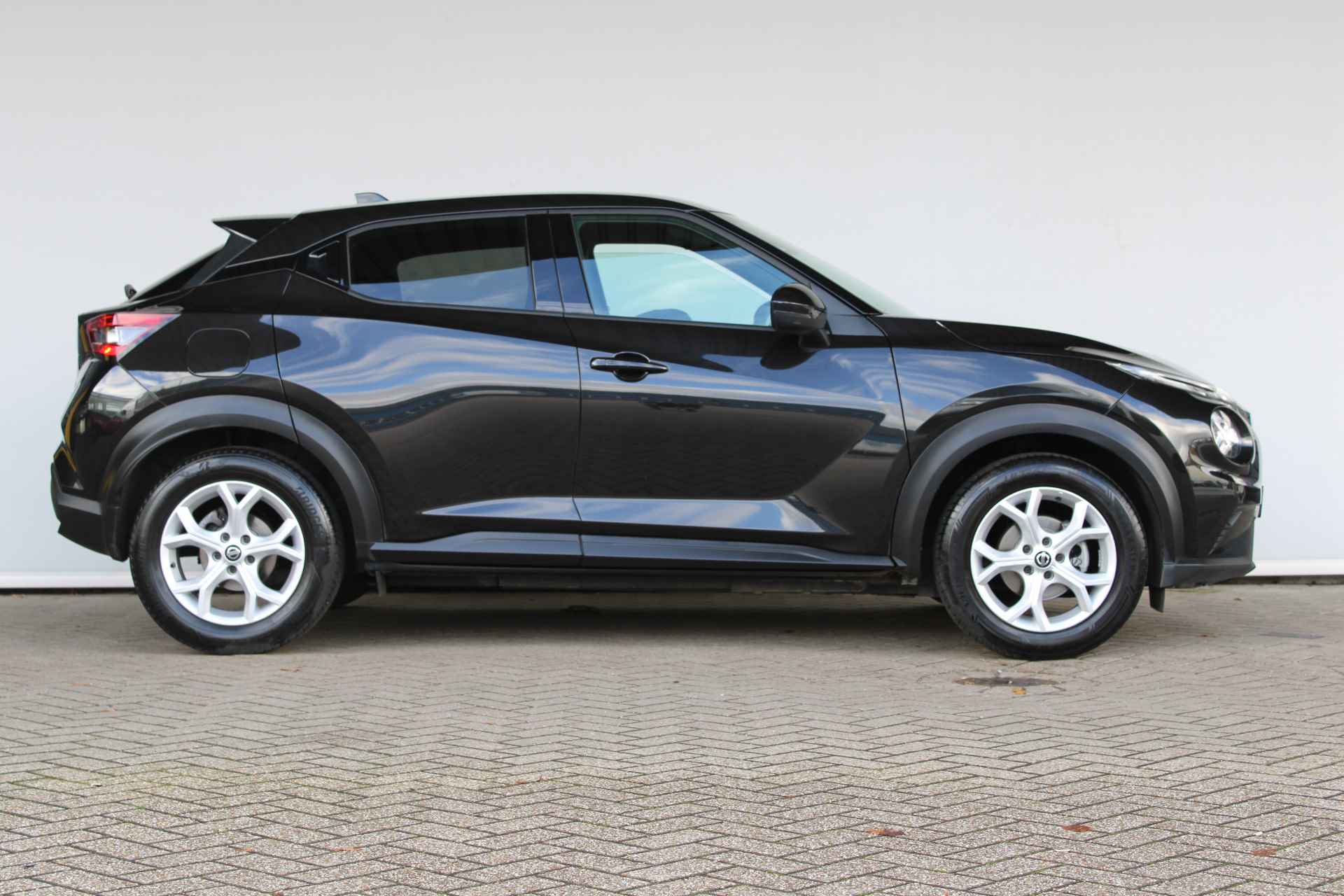 Nissan Juke 1.0 DIG-T Business Edition NAVI/CAMERA/KEYLESS/PDC/CLIMATE/STOELVERWARMING/VERWAMRDE VOORRUIT - 8/31