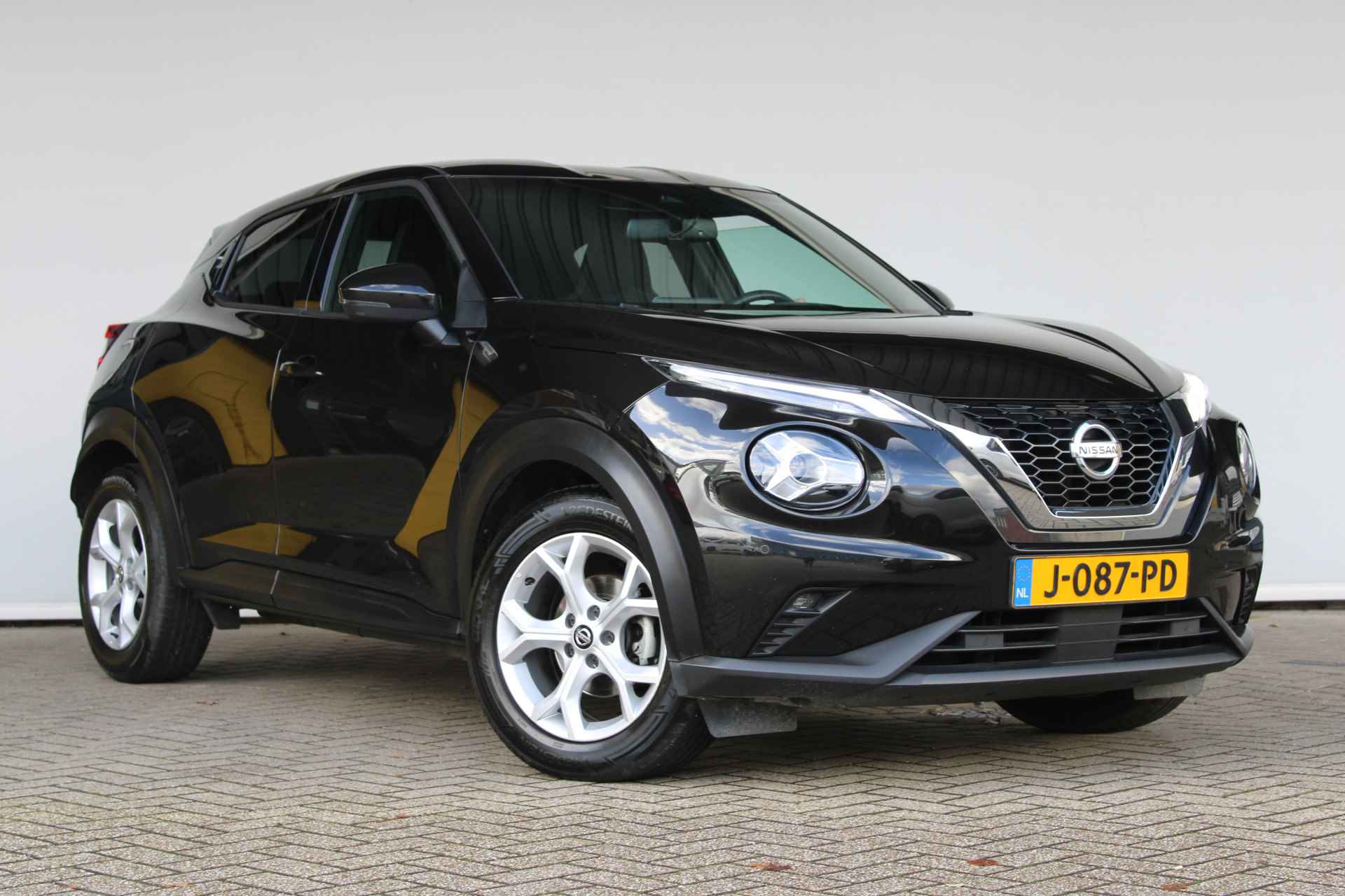 Nissan Juke 1.0 DIG-T Business Edition NAVI/CAMERA/KEYLESS/PDC/CLIMATE/STOELVERWARMING/VERWAMRDE VOORRUIT - 9/31