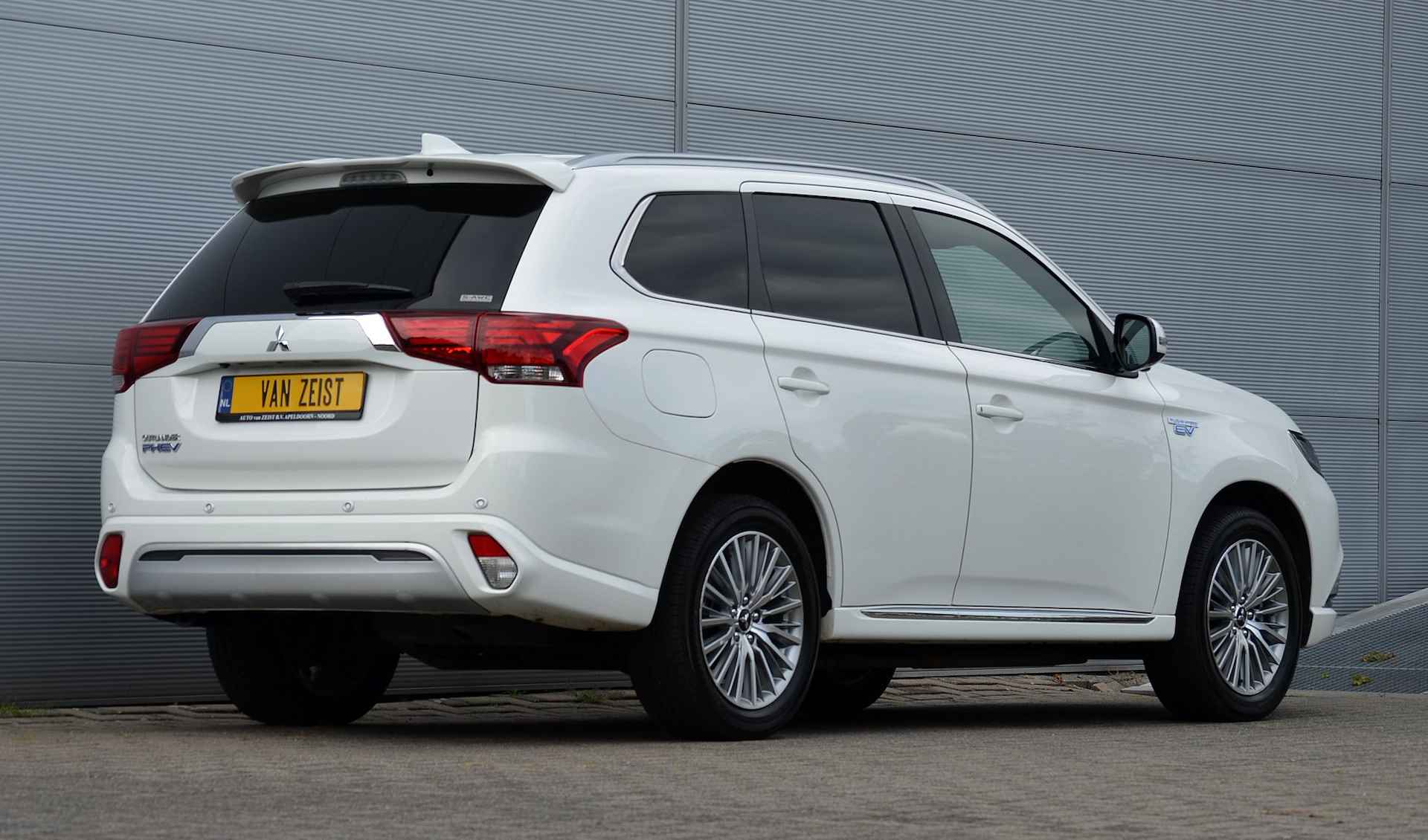 Mitsubishi Outlander PHEV 2.4 INSTYLE 4WD | PLUG IN HYBRID | V2G | FULL OPTIONS | HOGE ZIT | ALL IN RIJKLAARPRIJS - 11/50