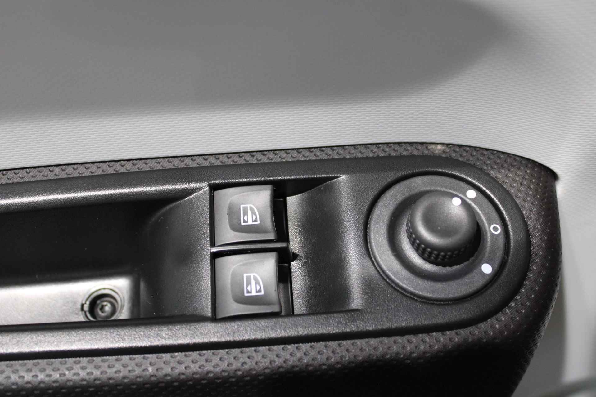 Renault Twingo R80 E-Tech Equilibre Easy Link multimedia- en navigatiesysteem | Pack Look interieur thema Noir | Parkeersensoren Achter - 16/29