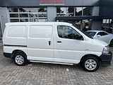 Toyota HiAce 2.4 D-4D 95pk 3-persoons EURO5 + BOVAG