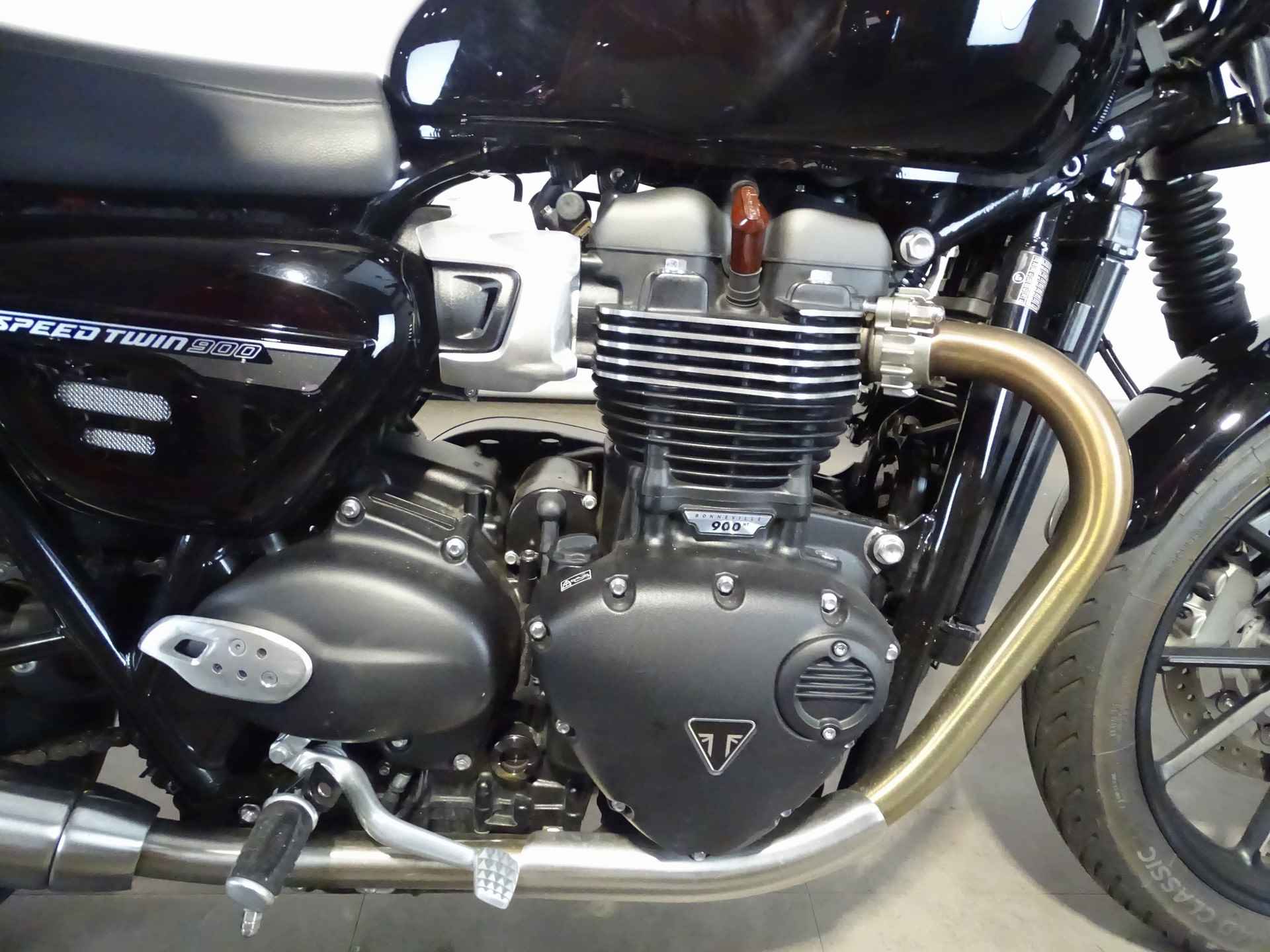 Triumph SPEED TWIN 900 - 6/9