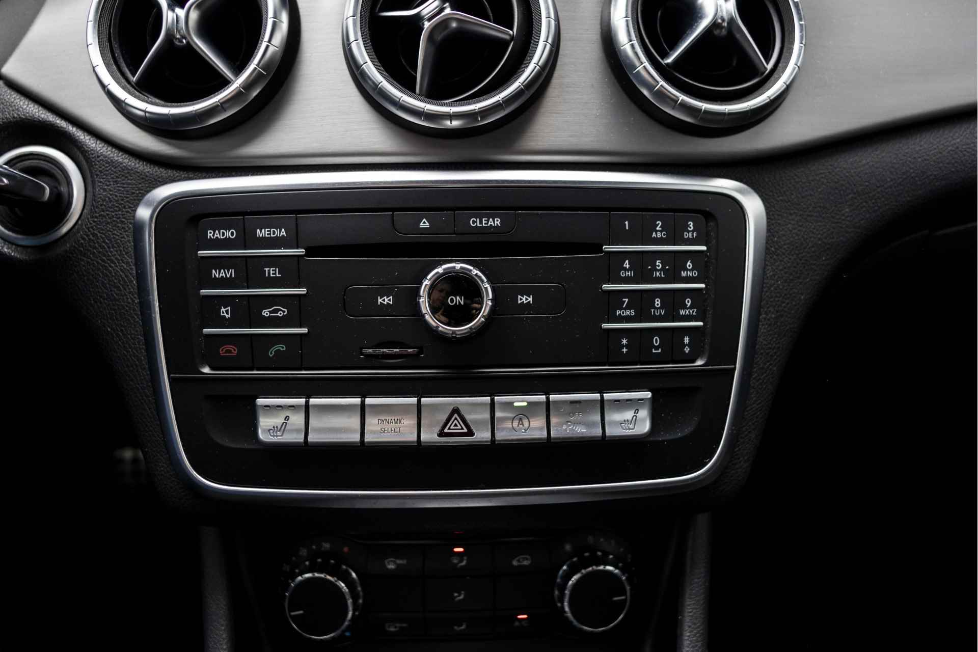Mercedes-Benz CLA-Klasse 180 Business Solution AMG | Automaat | NL Auto | CAM | LED | Afn. Trekhaak | Stoelverw. | - 22/42