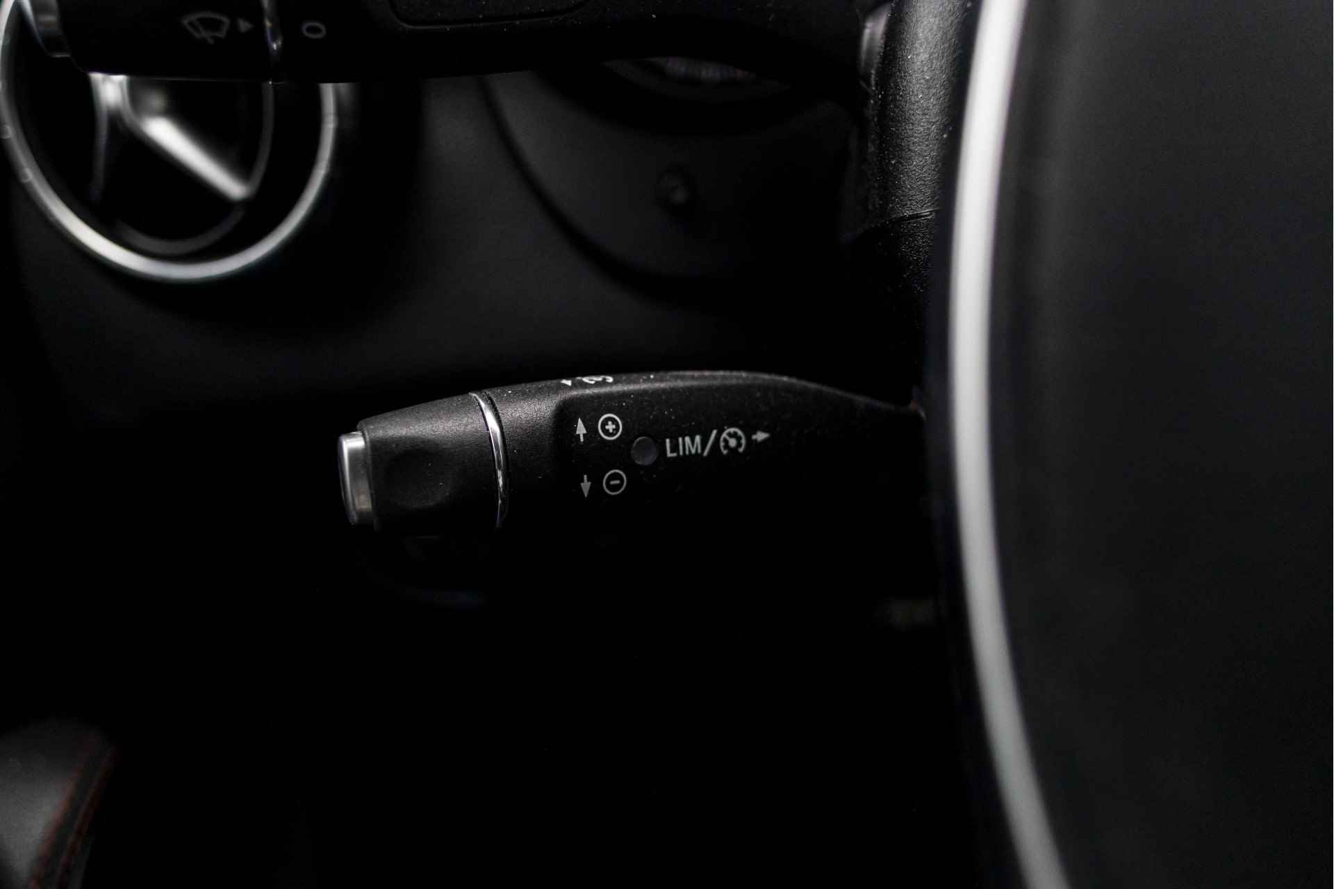 Mercedes-Benz CLA-Klasse 180 Business Solution AMG | Automaat | NL Auto | CAM | LED | Afn. Trekhaak | Stoelverw. | - 38/42
