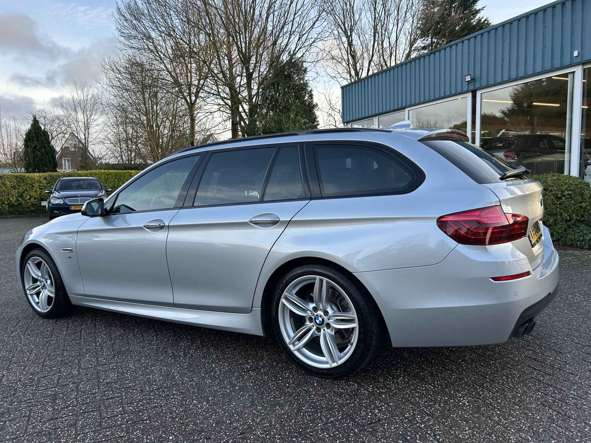 BMW 5 Serie Touring 520i M Sport Edition High Executive Pano, org. Ned auto - 5/16