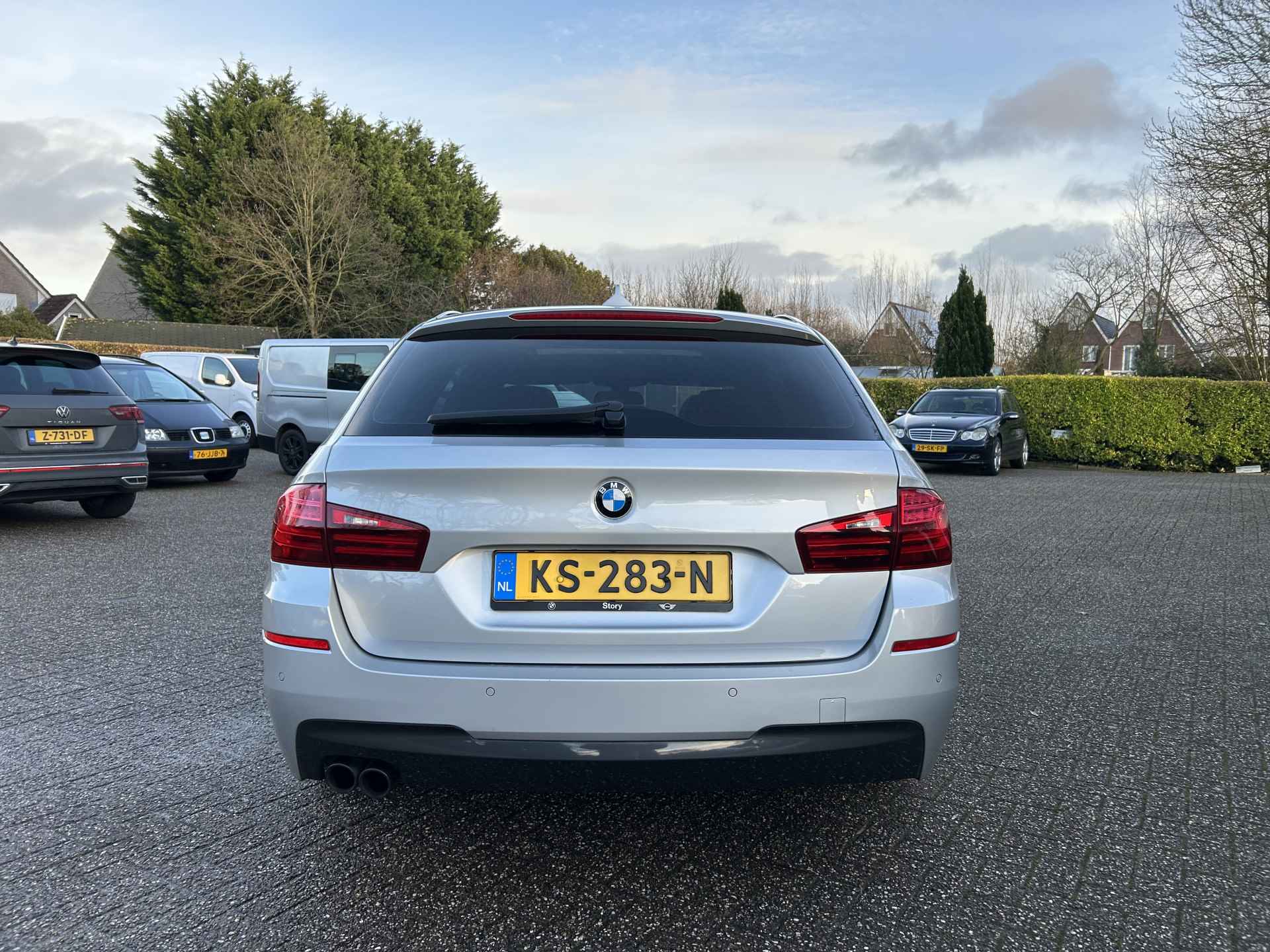 BMW 5 Serie Touring 520i M Sport Edition High Executive Pano, org. Ned auto - 6/16