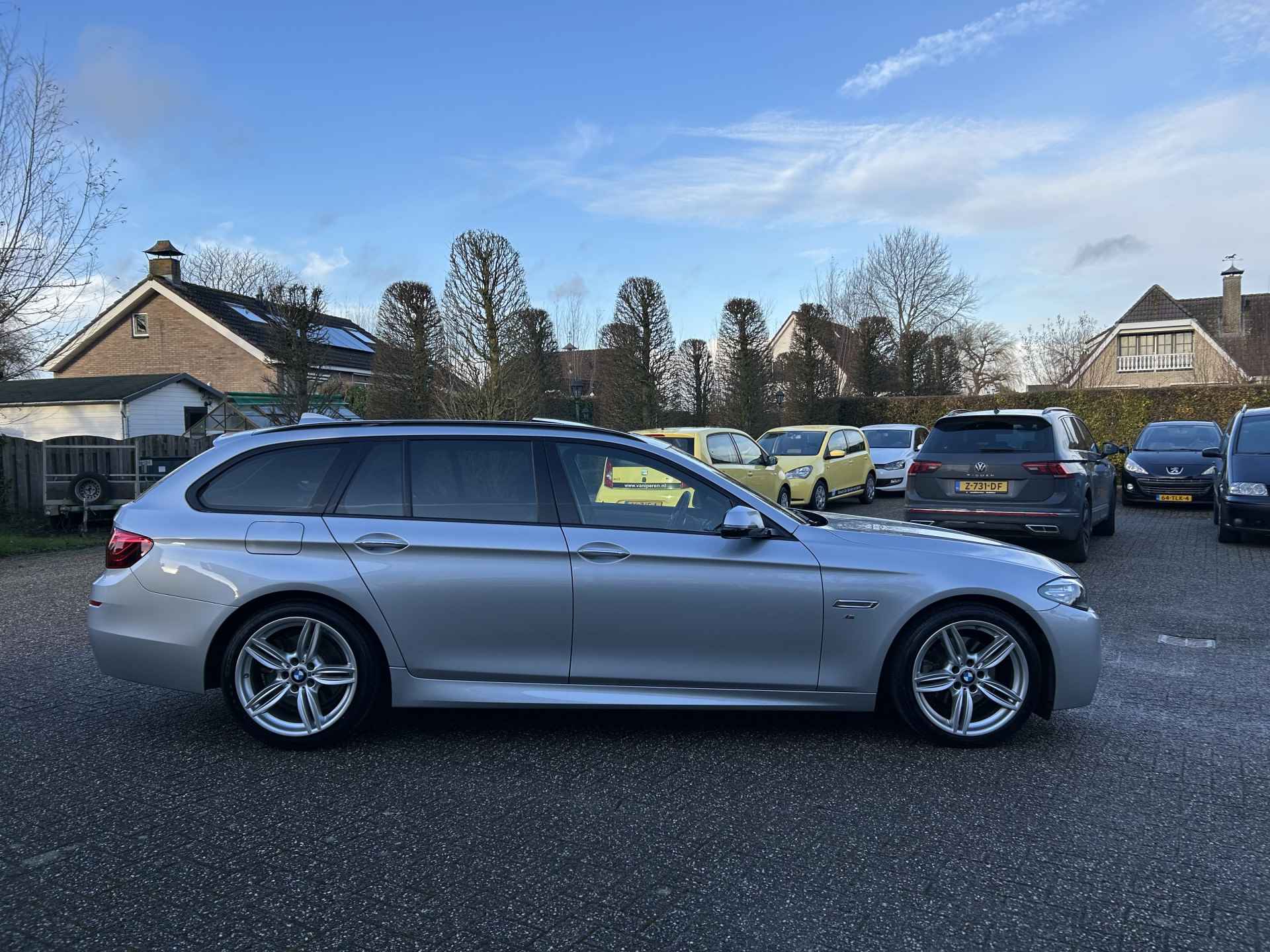 BMW 5 Serie Touring 520i M Sport Edition High Executive Pano, org. Ned auto - 9/16