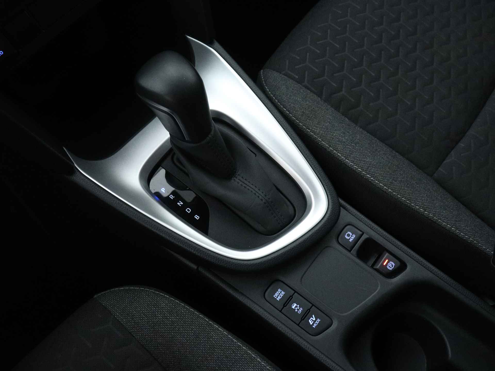 Toyota Yaris Cross 1.5 Hybrid Dynamic Limited | Apple Carplay / Android Auto | Stoel -/ Stuur Verwarming | - 13/42