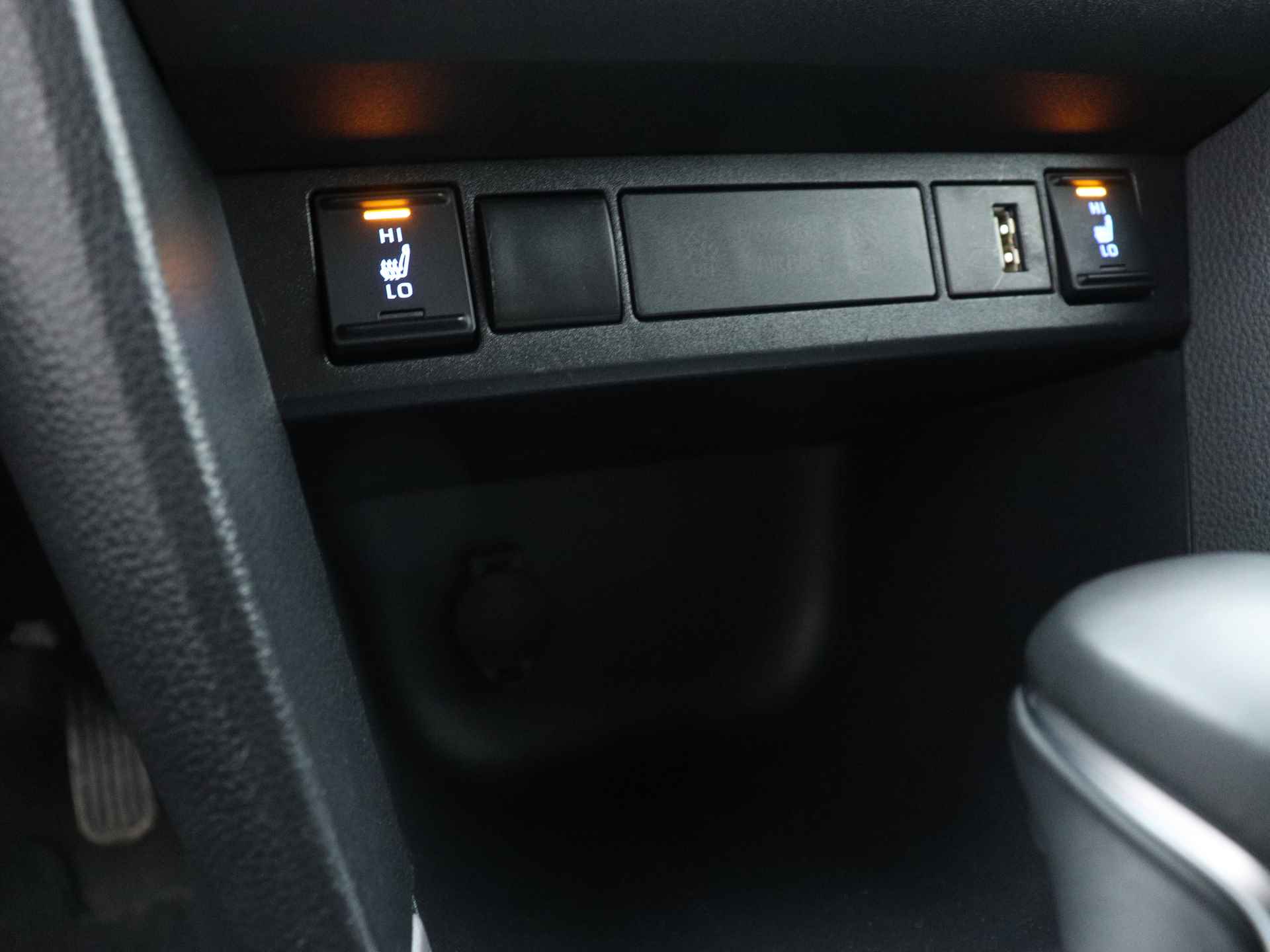 Toyota Yaris Cross 1.5 Hybrid Dynamic Limited | Apple Carplay / Android Auto | Stoel -/ Stuur Verwarming | - 35/42