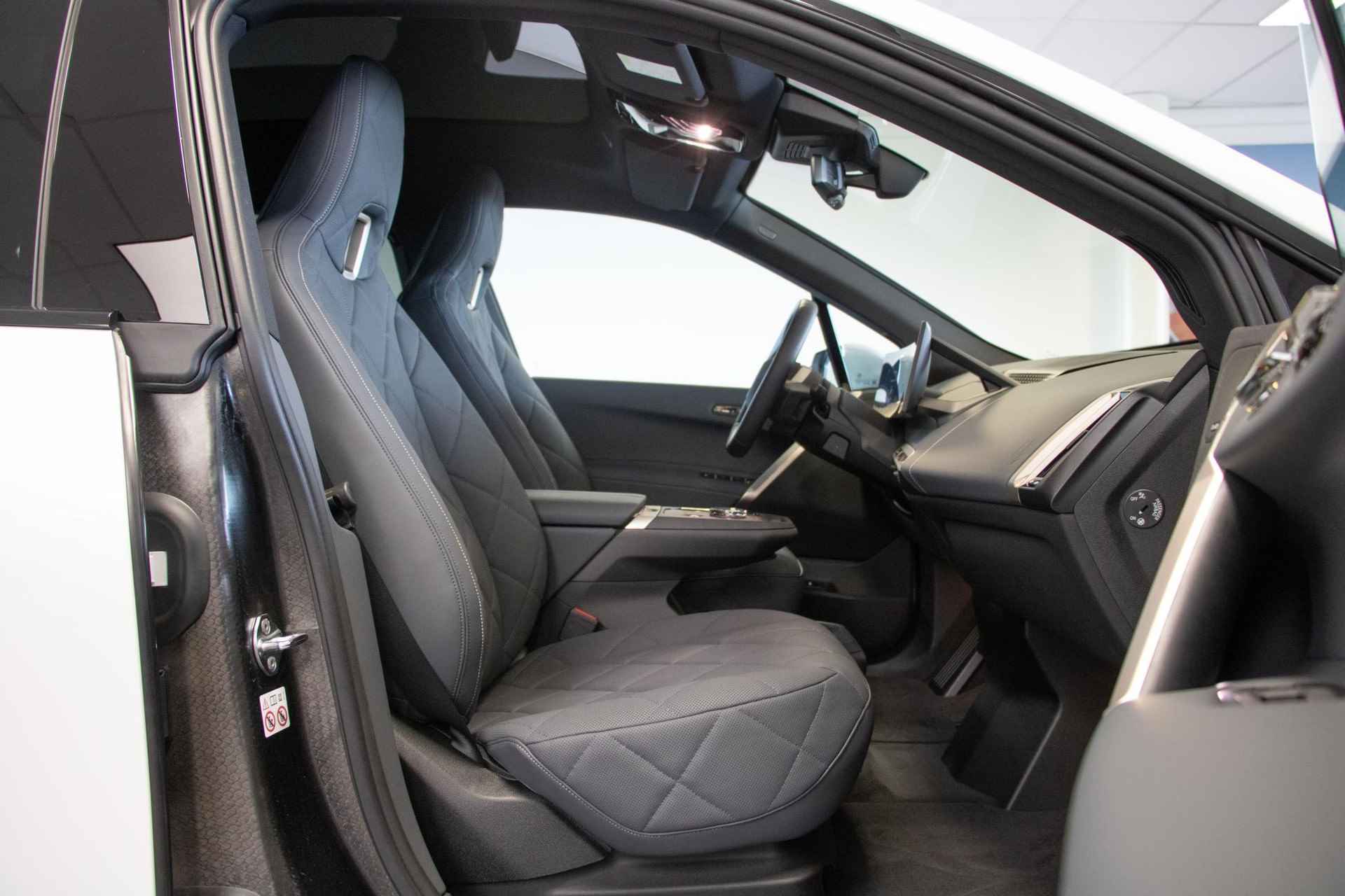 BMW iX xDrive40 Glazen panoramadak Sky Lounge | Trekhaak met elektrisch wegklapbare kogel - 5/35