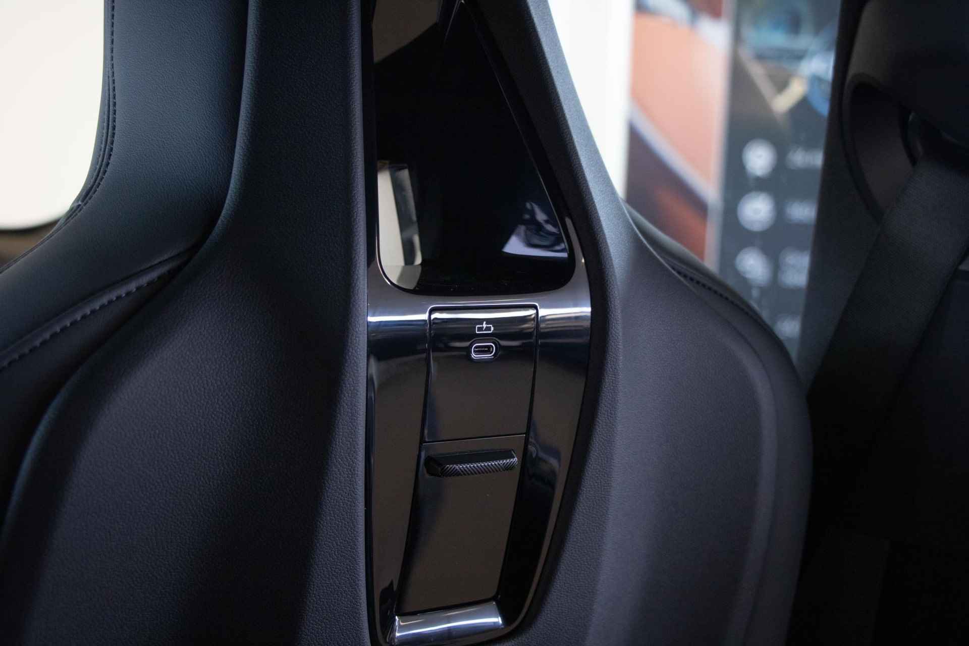 BMW iX xDrive40 Glazen panoramadak Sky Lounge | Trekhaak met elektrisch wegklapbare kogel - 27/35