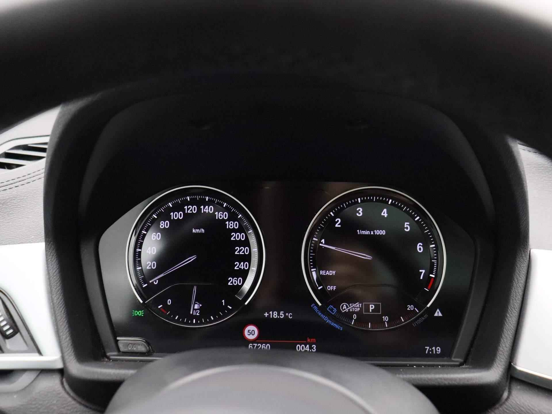 BMW X2 sDrive18i High Executive | Leder Interieur | Schuifdak | Navigatie | Stoelverwarming | Parkeersensoren | - 8/46