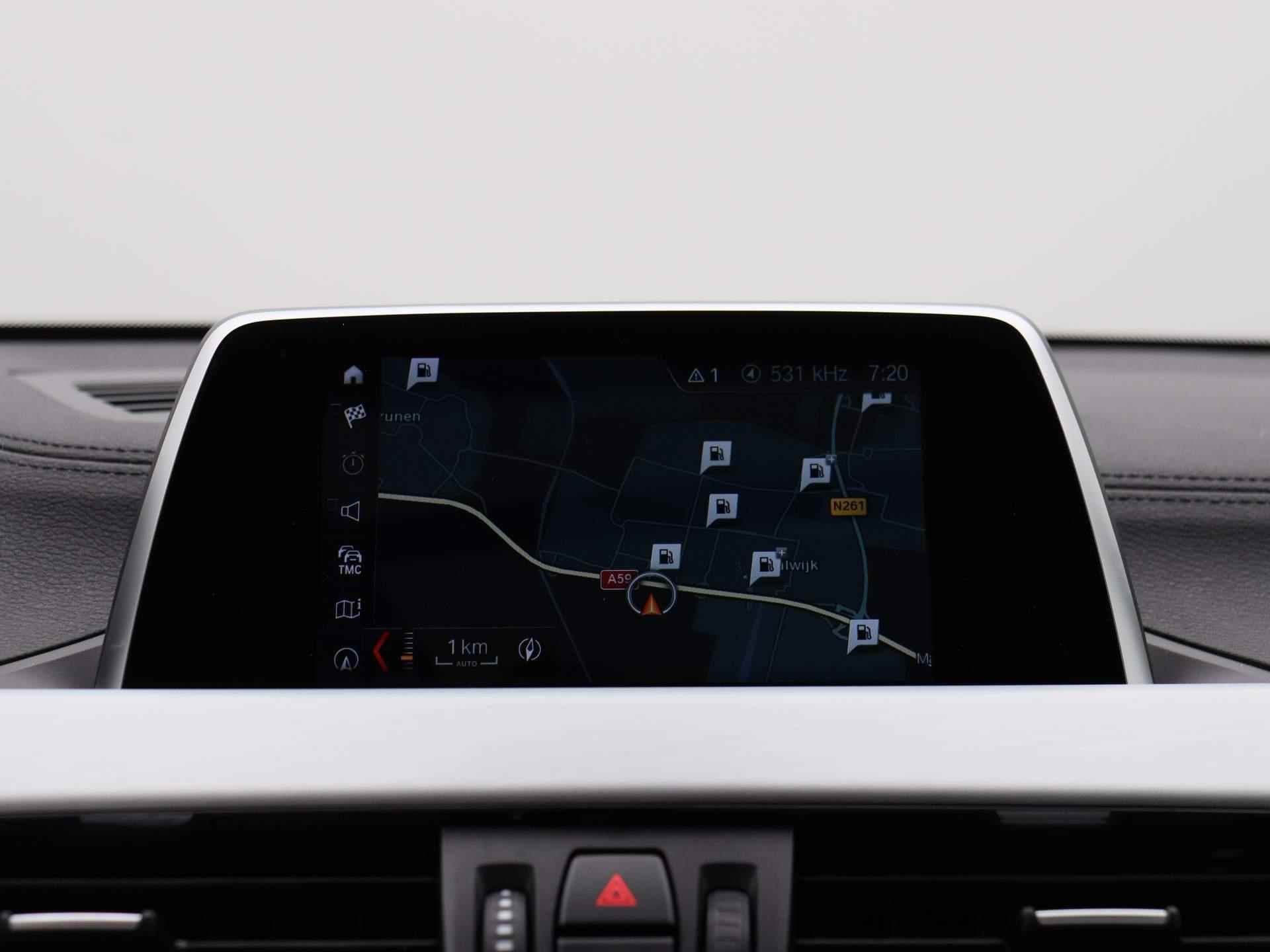 BMW X2 sDrive18i High Executive | Leder Interieur | Schuifdak | Navigatie | Stoelverwarming | Parkeersensoren | - 16/46