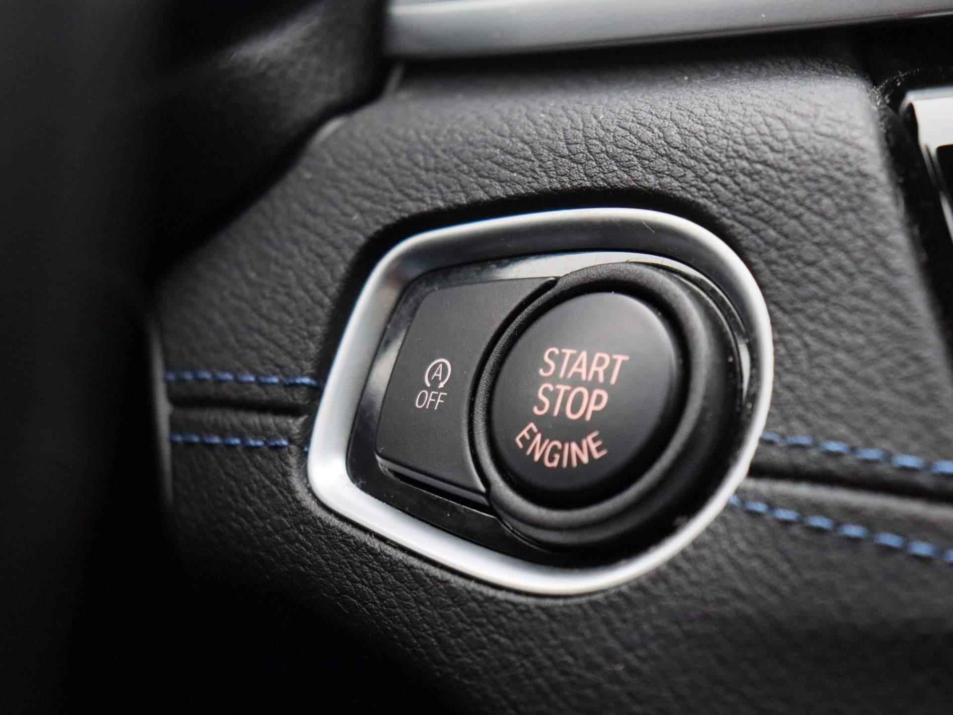 BMW X2 sDrive18i High Executive | Leder Interieur | Schuifdak | Navigatie | Stoelverwarming | Parkeersensoren | - 25/46