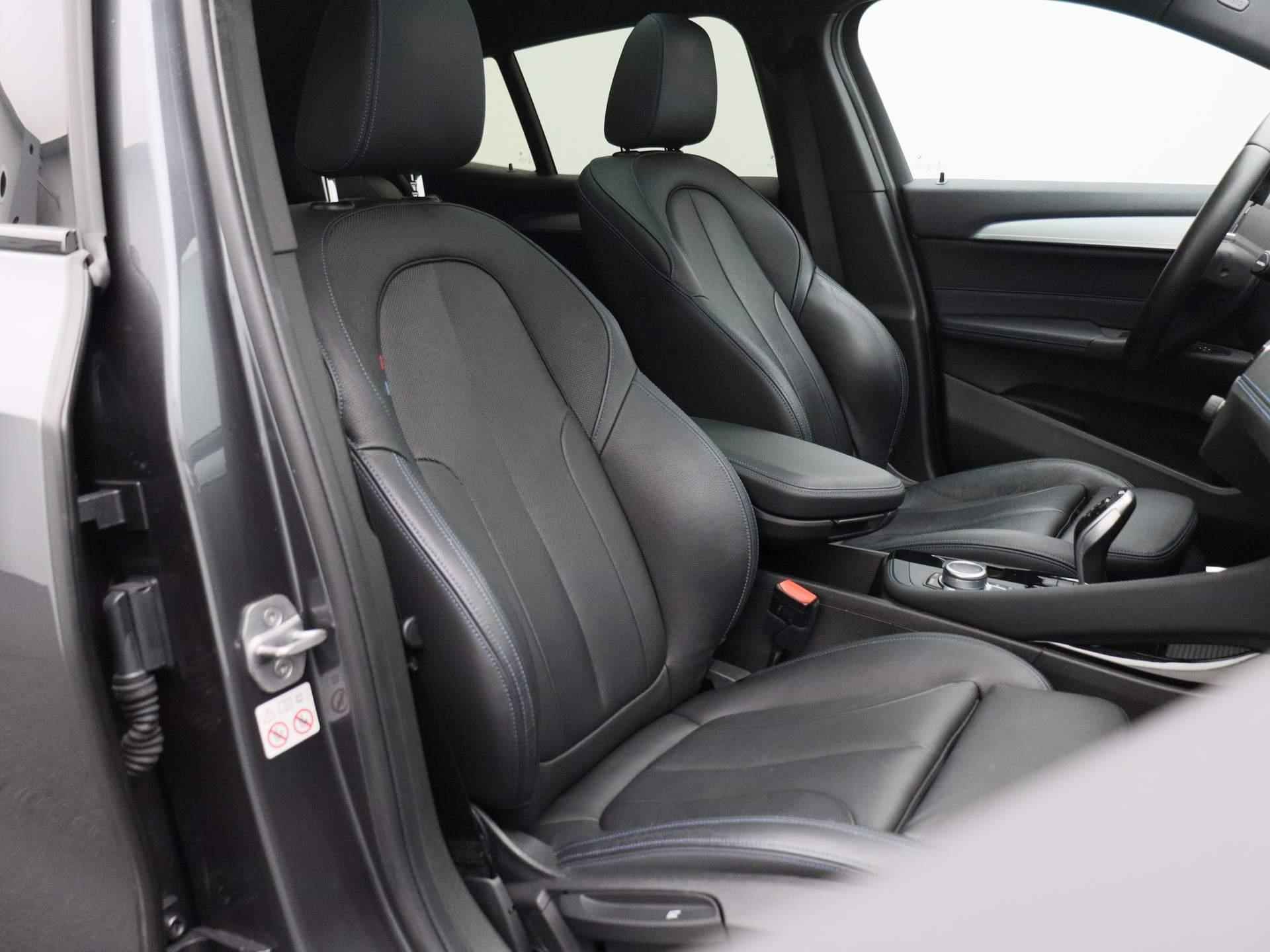 BMW X2 sDrive18i High Executive | Leder Interieur | Schuifdak | Navigatie | Stoelverwarming | Parkeersensoren | - 31/46