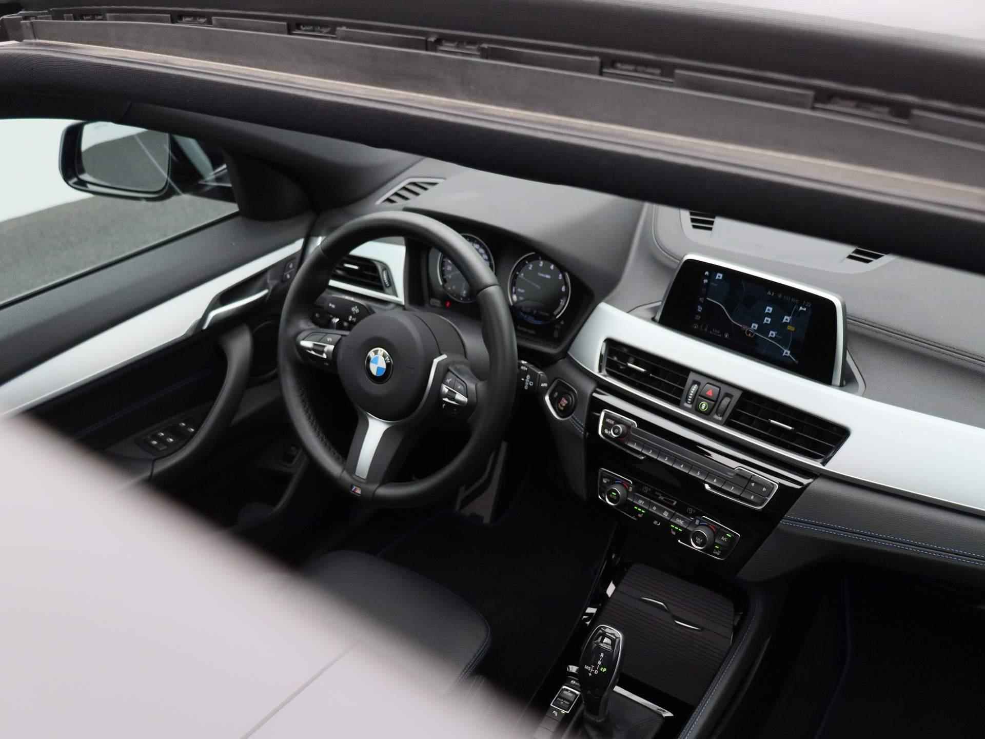 BMW X2 sDrive18i High Executive | Leder Interieur | Schuifdak | Navigatie | Stoelverwarming | Parkeersensoren | - 38/46