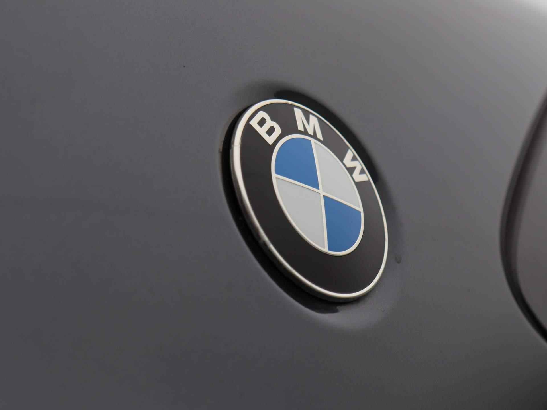 BMW X2 sDrive18i High Executive | Leder Interieur | Schuifdak | Navigatie | Stoelverwarming | Parkeersensoren | - 39/46