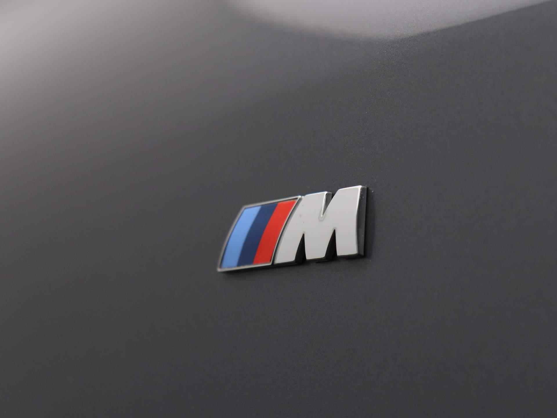 BMW X2 sDrive18i High Executive | Leder Interieur | Schuifdak | Navigatie | Stoelverwarming | Parkeersensoren | - 40/46