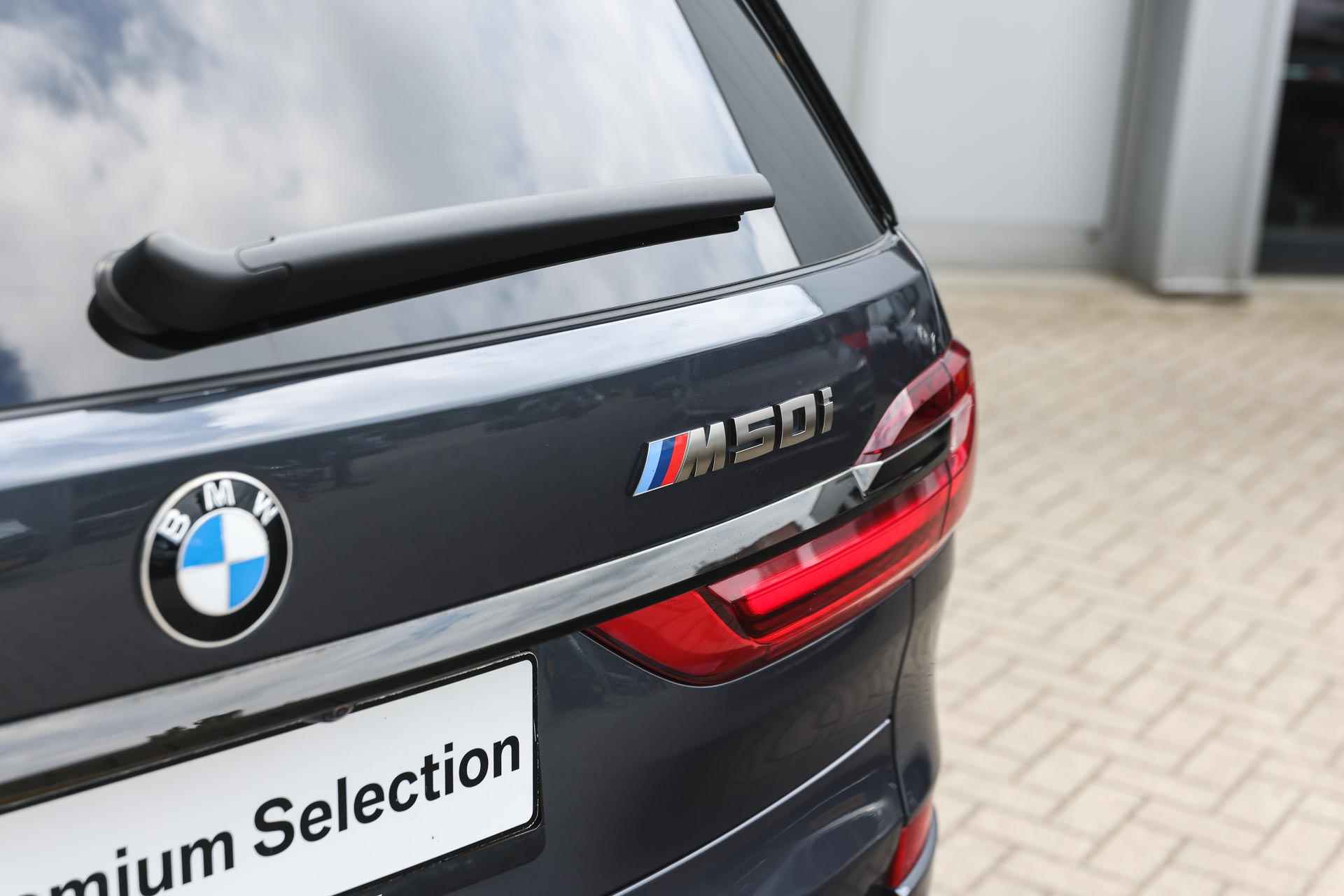 BMW X7 M50i High Executive Automaat / Active Steering / Stoelventilatie / Laserlight / Soft Close / Head-Up / Gesture Control / Parking Assistant Plus / Alpina wielen 23 inch - 50/53