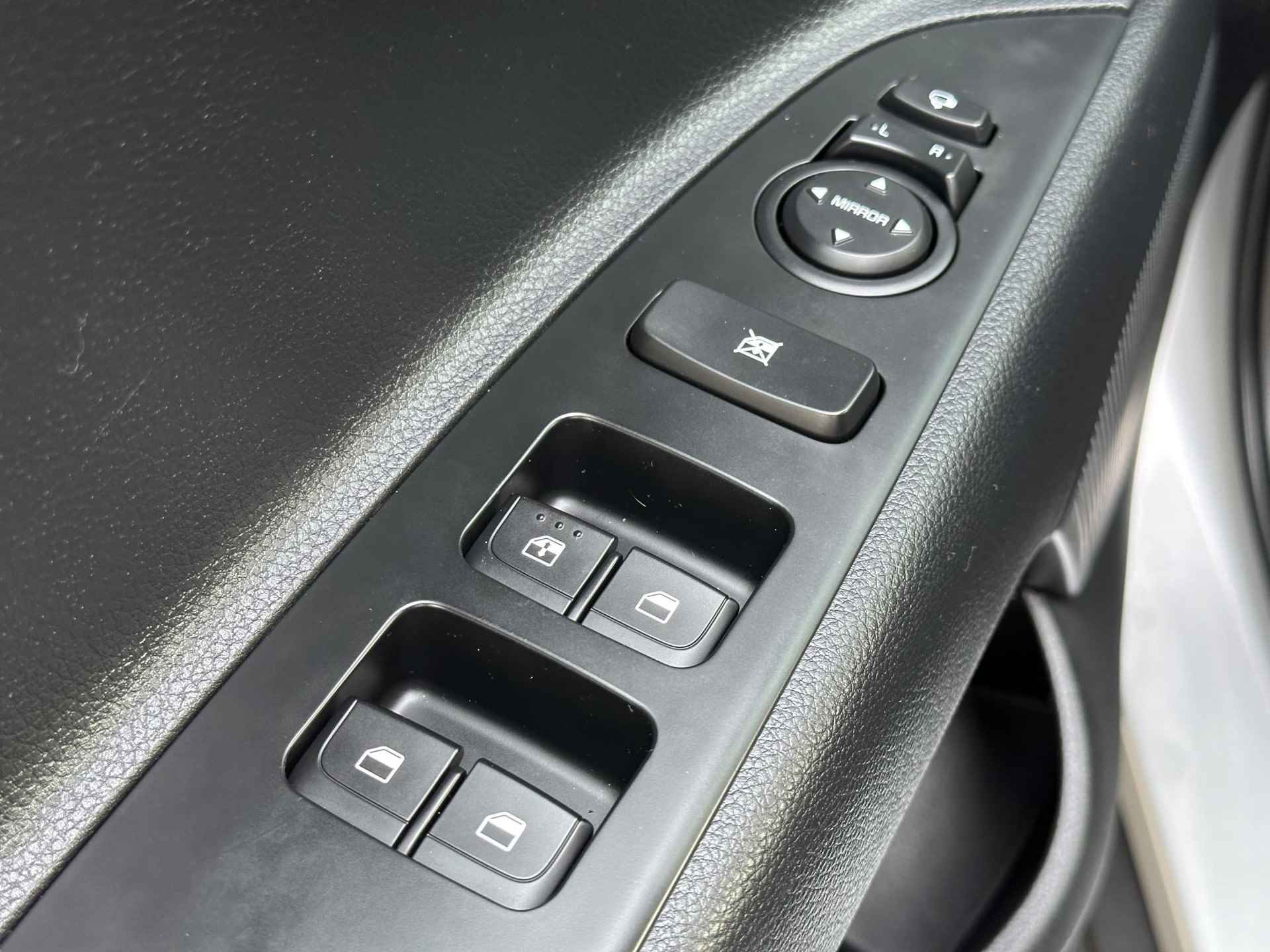 Kia Stonic 1.0 T-GDi MHEV DynamicPlusLine | Navi | Camera | Clima | Keyless Entry | Apple Carplay | Android Auto - 29/32