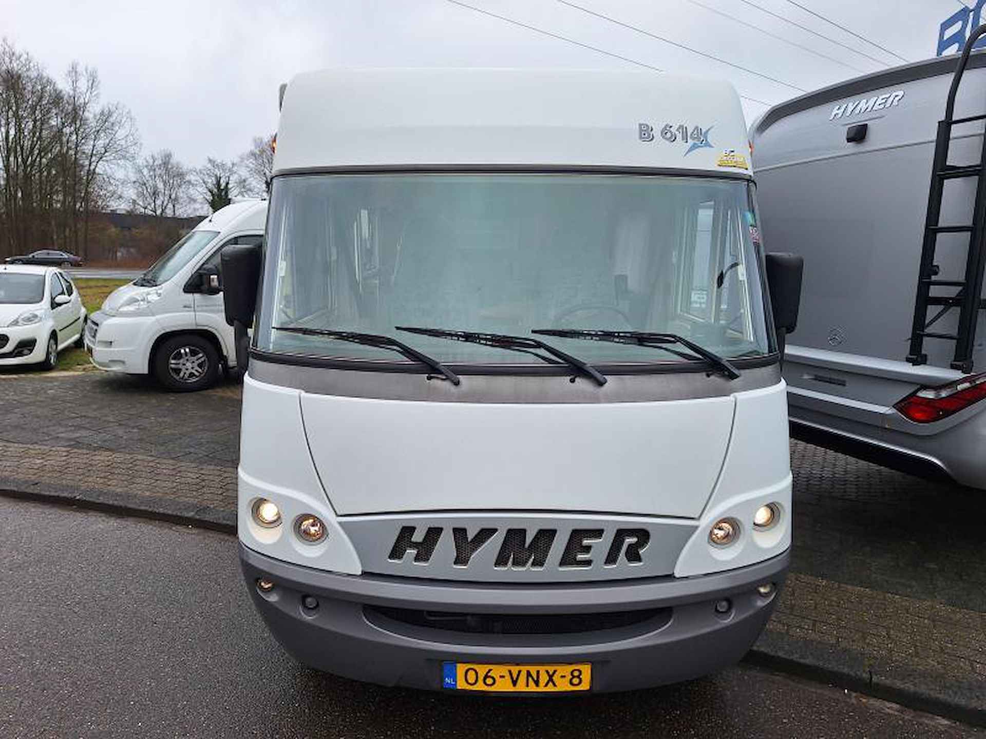 Hymer B 614 - AIRCO - BOVENKASTEN - 16/25