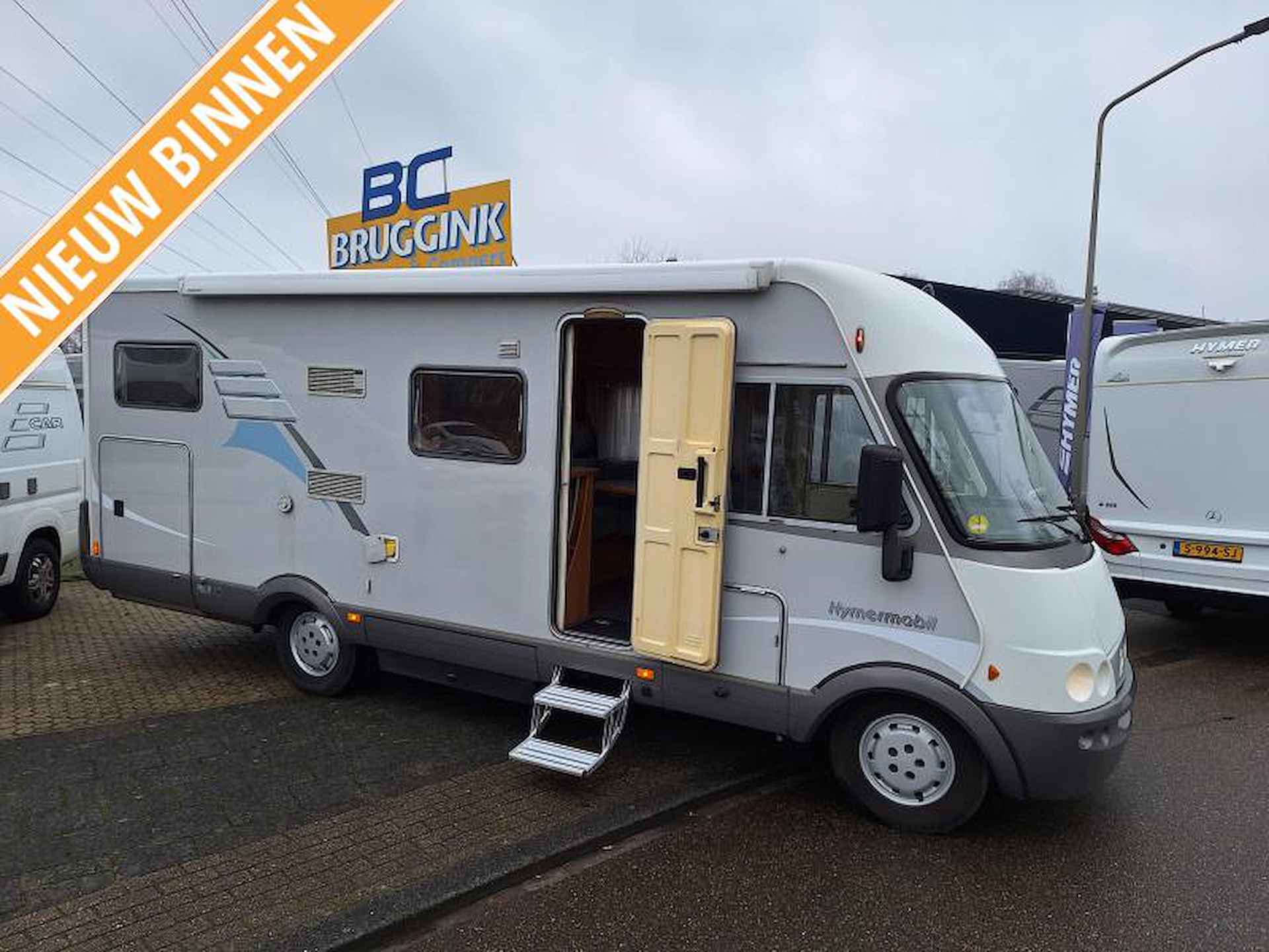 Hymer B 614 - AIRCO - BOVENKASTEN