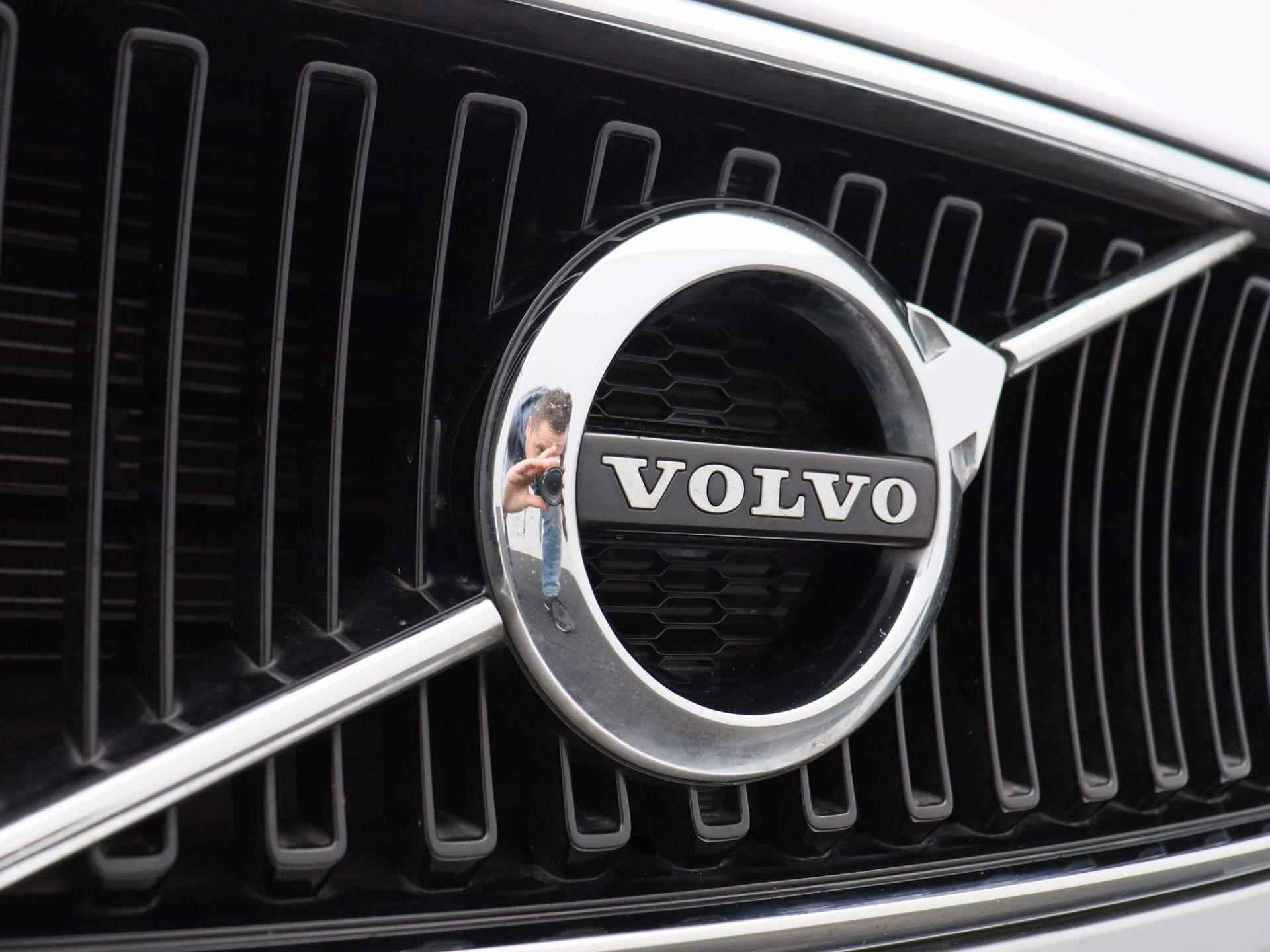 Volvo V90 2.0 T8 AWD Momentum Pro | Navigatie | Camera | Stoelverwarming | Lederen Bekleding | LED Verlichting | - 39/41