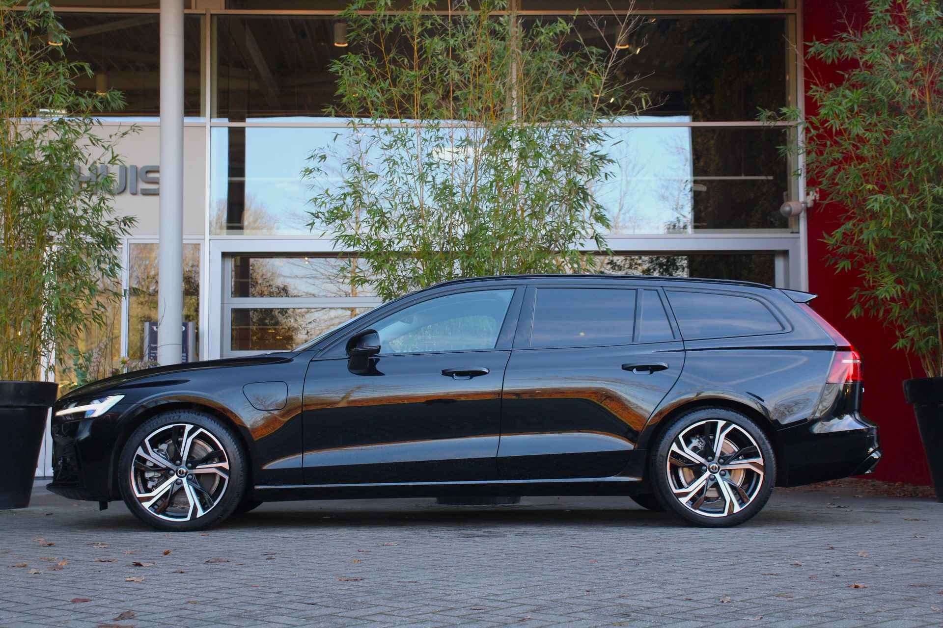 Volvo V60 2.0 T6 Recharge AWD Plus Dark | Stuur/stoelverwarming | Adaptieve Cruise met Stuurhulp | Memory Seats | Apple CarPlay | Achterui - 5/25