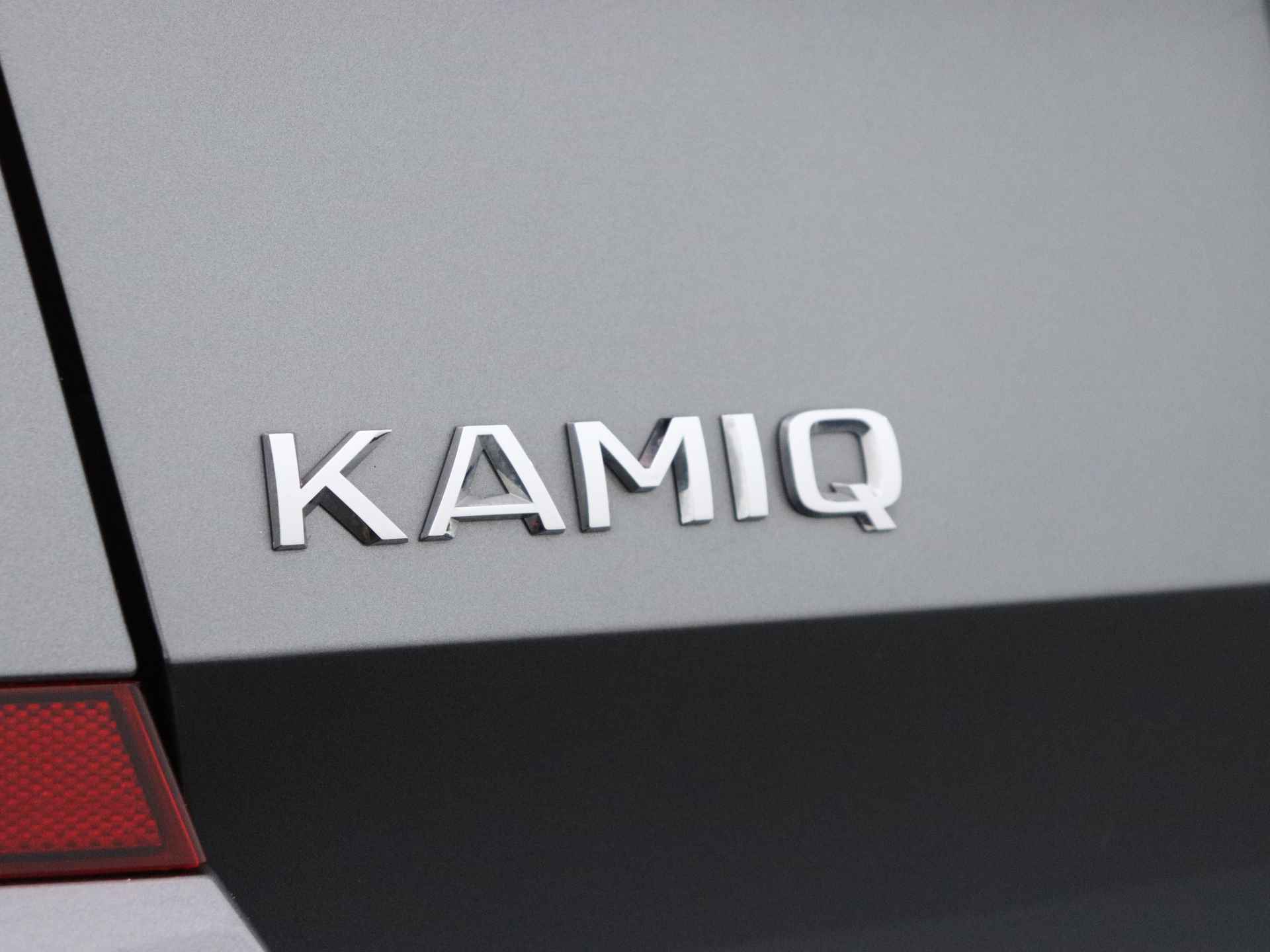 Škoda Kamiq 110 PK TSI DSG AUTOMAAT Business Edition NAVI / CAMERA / APPLE CAR PLAY /KEYLESS - 33/40