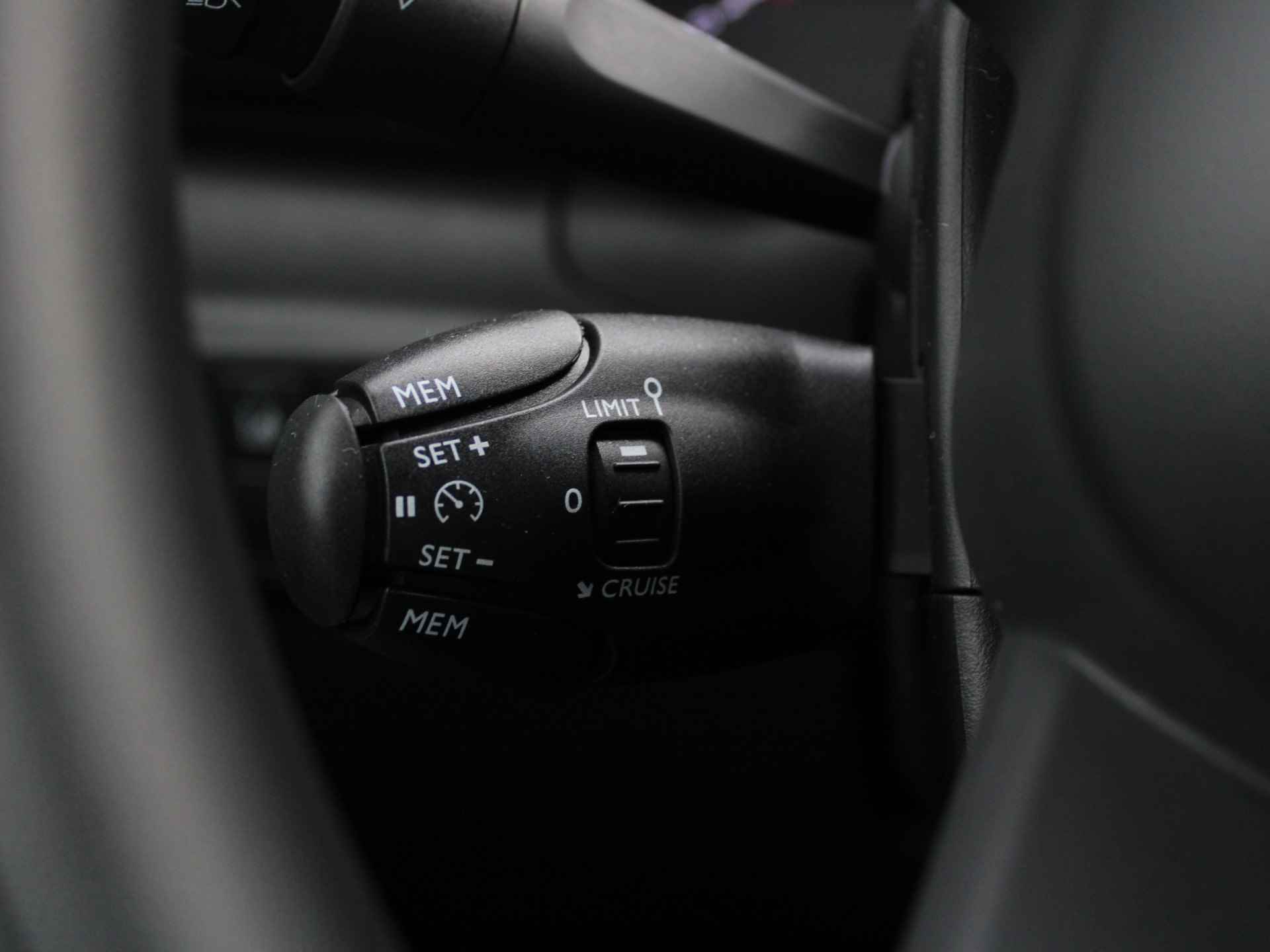 Citroën C3 1.2 PureTech You, Cruise Control, Stoelverwarming, DAB+, Bluetooth, Airco - 25/34