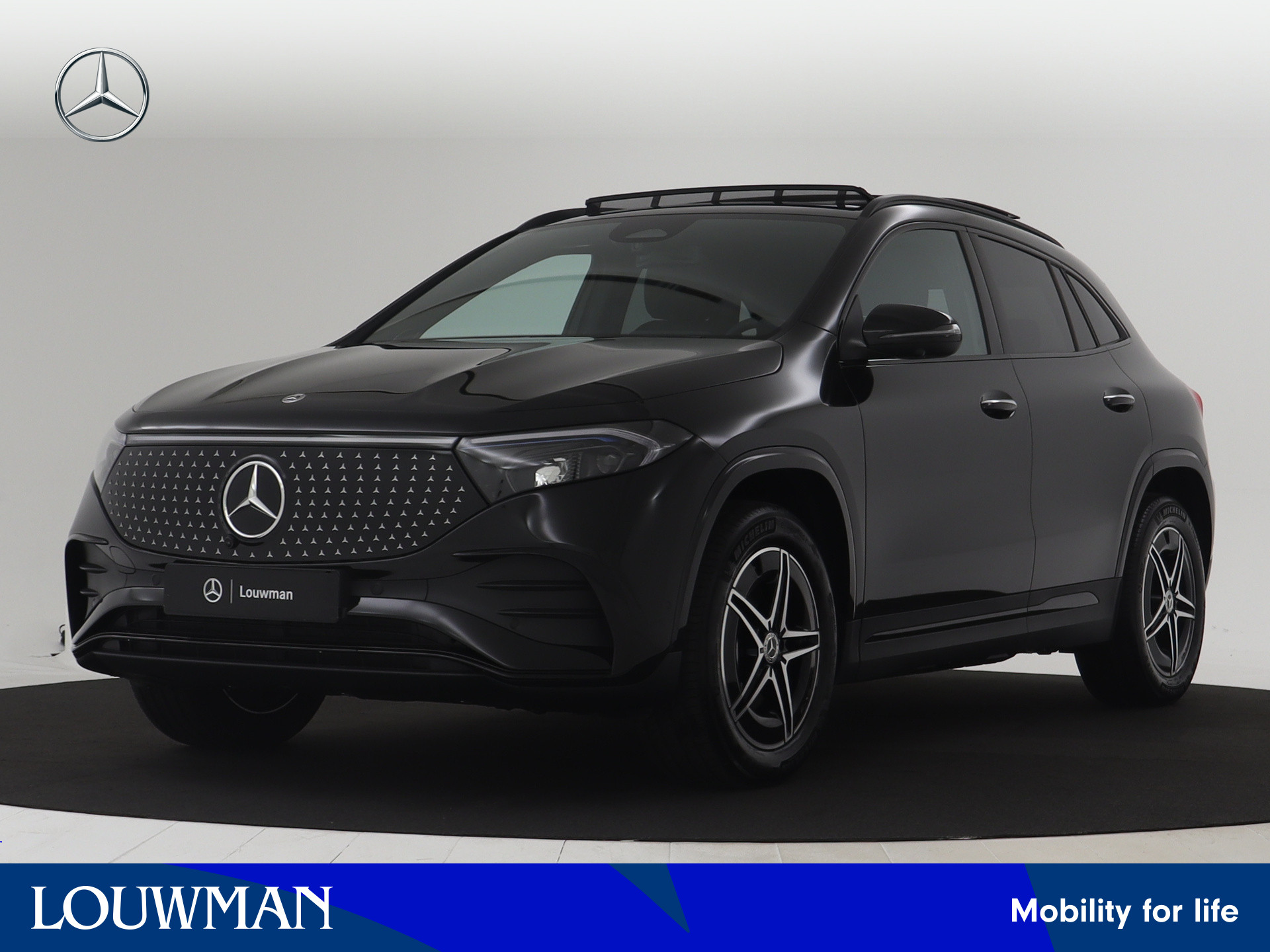 Mercedes-Benz EQA 250+ AMG Line 71 kWh | Trekhaak | Nightpakket | Premium pakket | KEYLESS-GO comfort pakket | Parkeerpakket met 360°-camera | Sfeerverlichting | Burmester Surround Sound systeem | Dodehoekassistent |