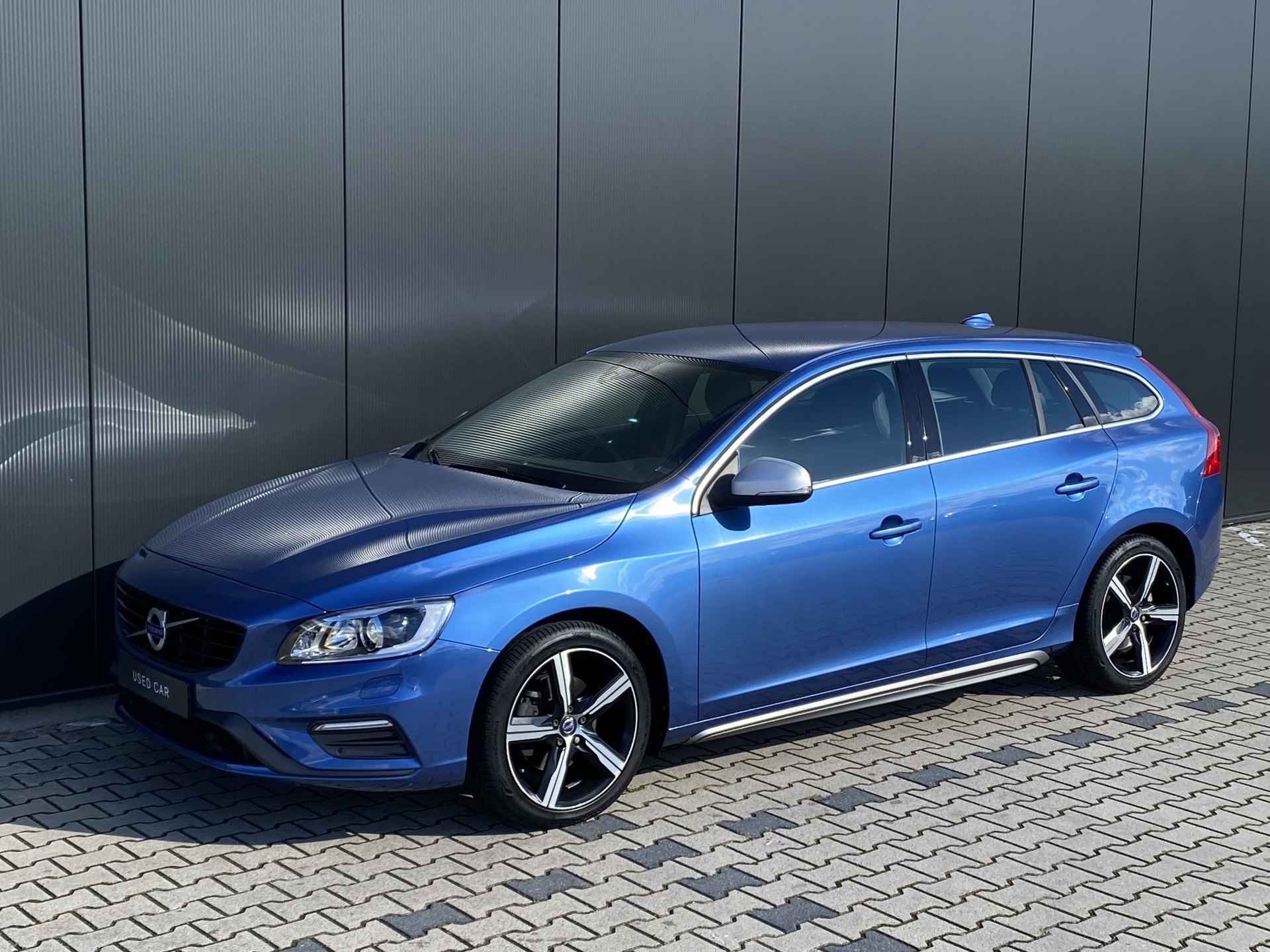 Volvo V60 2.0 T4 Business Sport R-Design | Bi-Xenon | Trekhaak | Stoelverwarming | Standkachel | Camera - 20/36